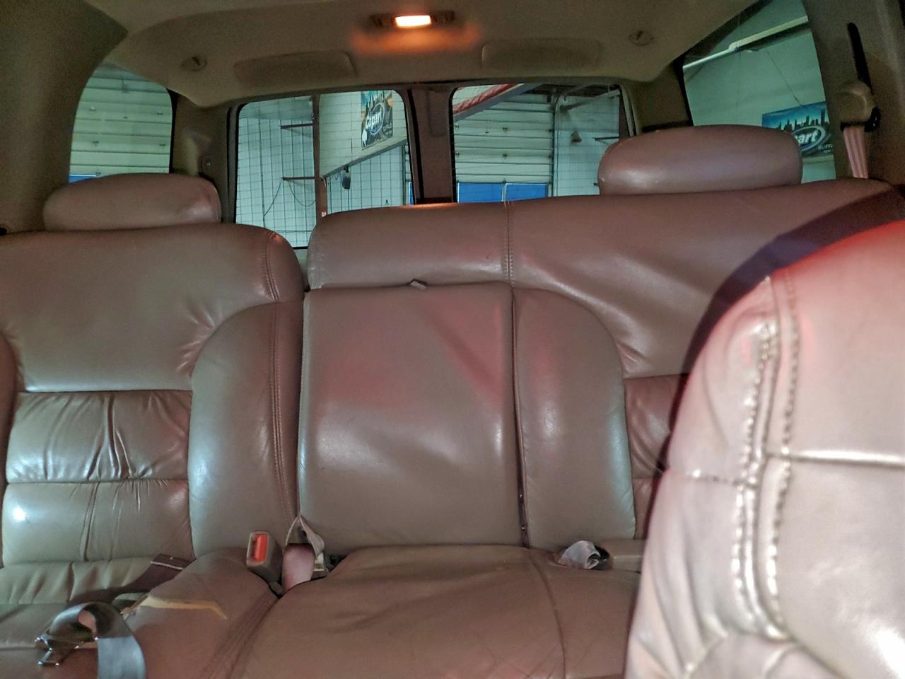 1998 Chevrolet Tahoe K1500 Черный vin: 1GNEK13R6WJ329053