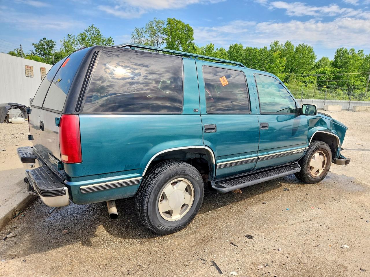 1998 Chevrolet Tahoe K1500 Green vin: 1GNEK13R6WJ332521