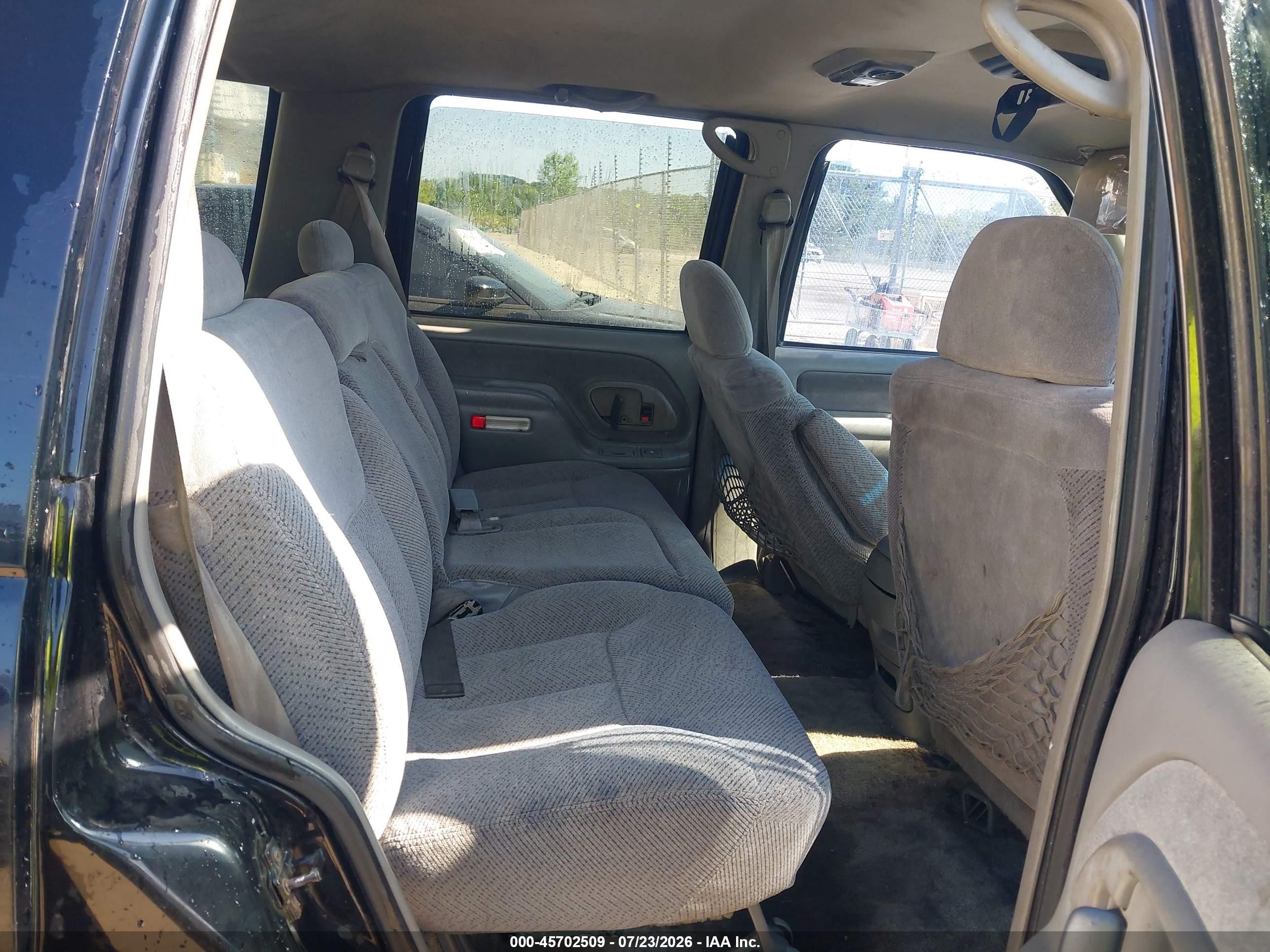 1998 Chevrolet Tahoe Ls Черный vin: 1GNEK13R6WJ375076
