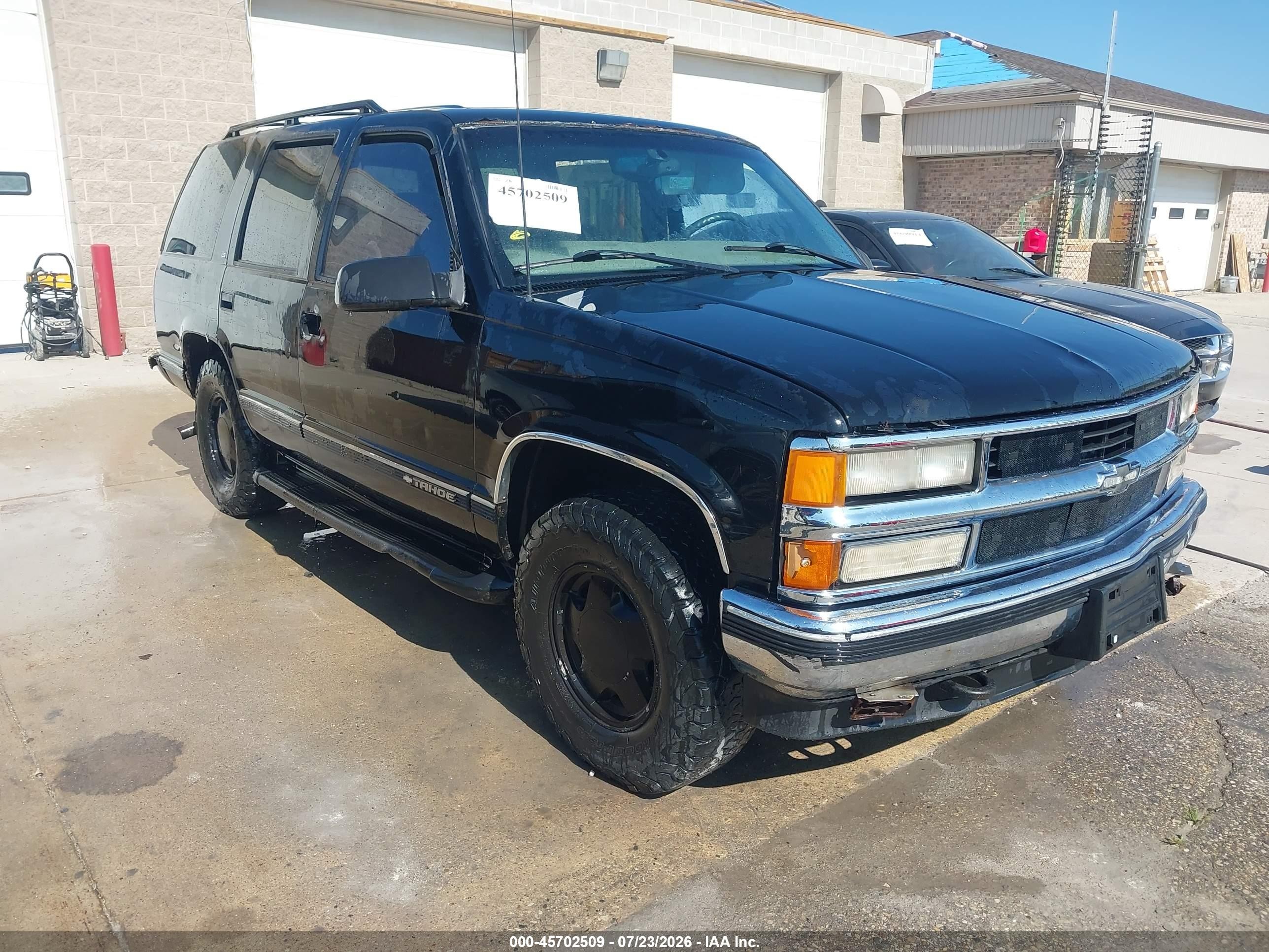 1998 Chevrolet Tahoe Ls Black vin: 1GNEK13R6WJ375076