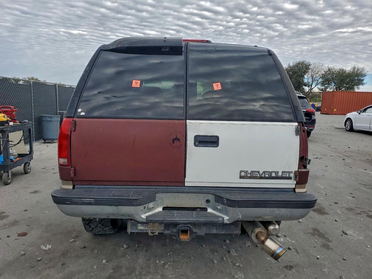 1998 Chevrolet Tahoe K1500 Бордовый vin: 1GNEK13R7WJ323052