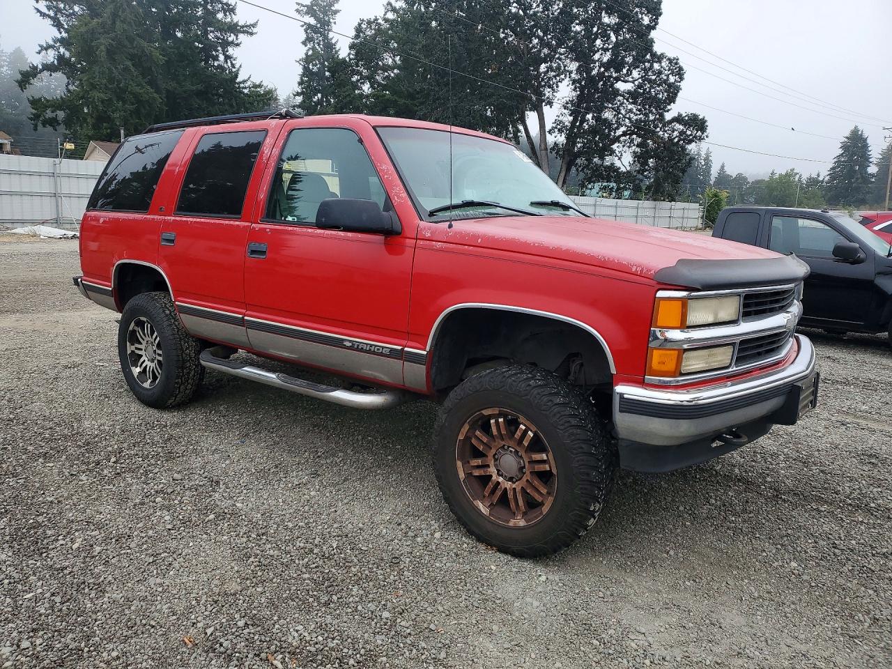 1998 Chevrolet Tahoe K1500 Red vin: 1GNEK13R7WJ338778