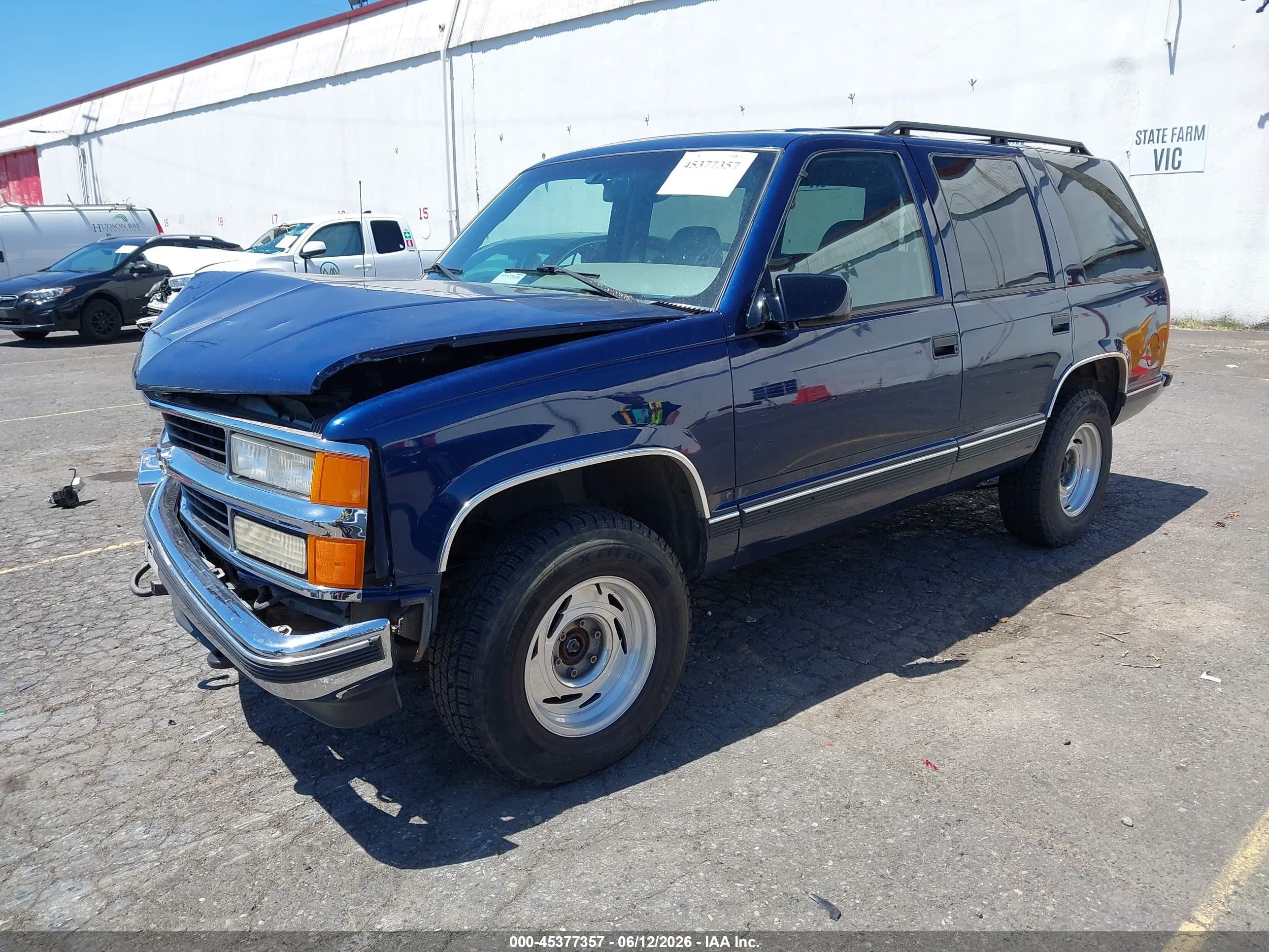 1996 Chevrolet Tahoe K1500 Blue vin: 1GNEK13R8TJ306868