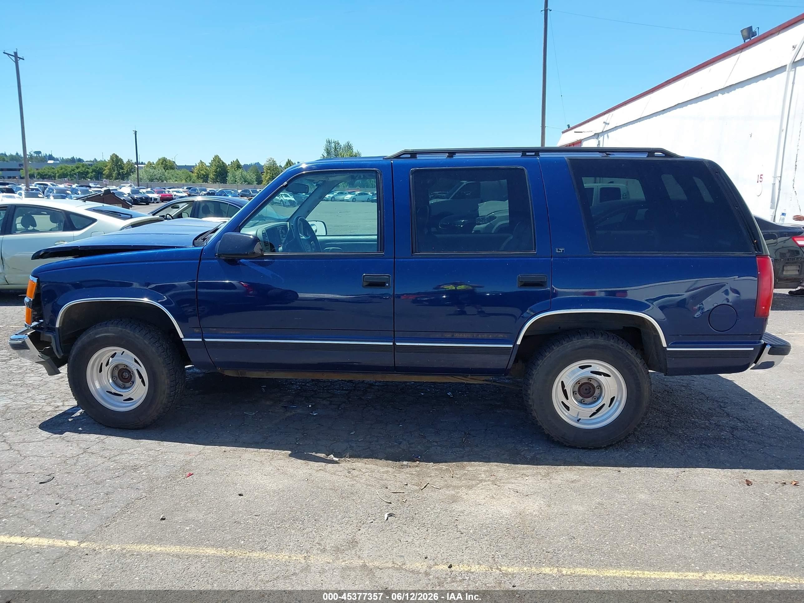 1996 Chevrolet Tahoe K1500 Blue vin: 1GNEK13R8TJ306868
