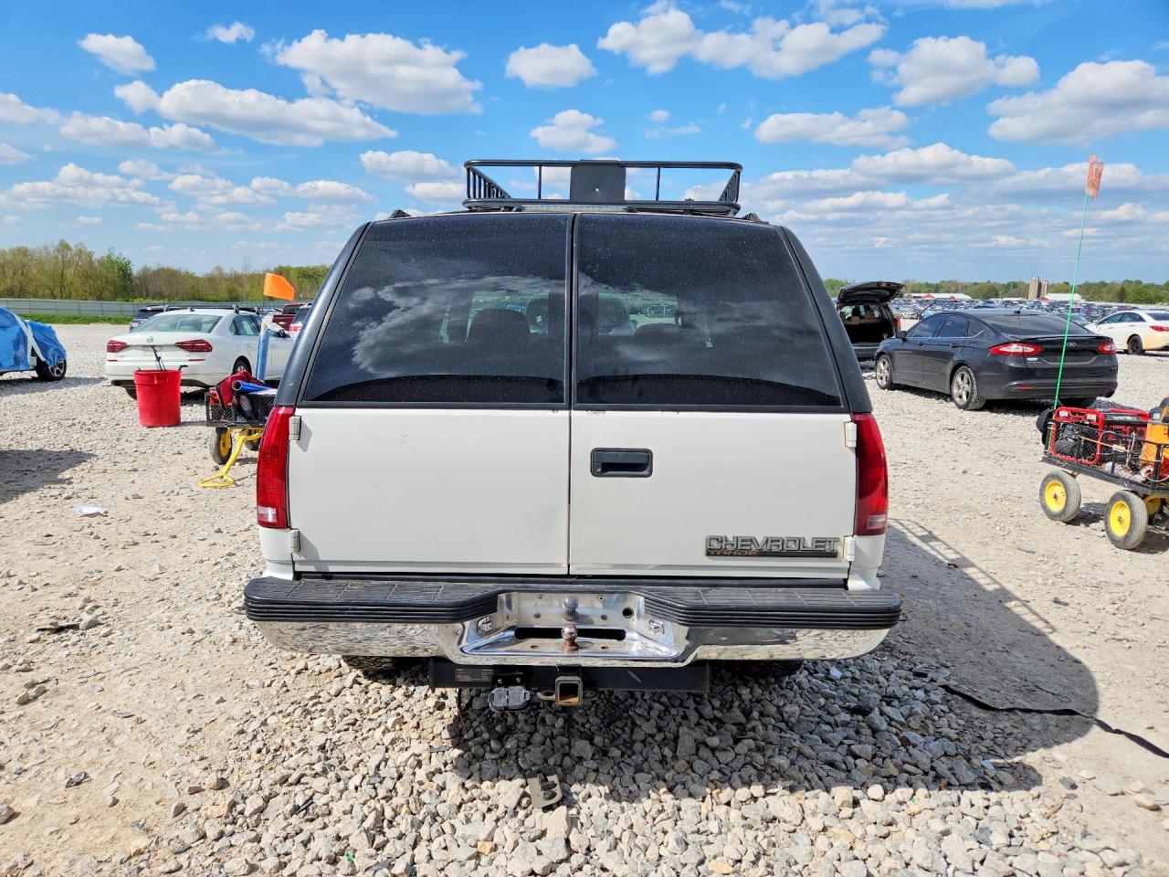1998 Chevrolet Tahoe K1500 White vin: 1GNEK13R8WJ313548