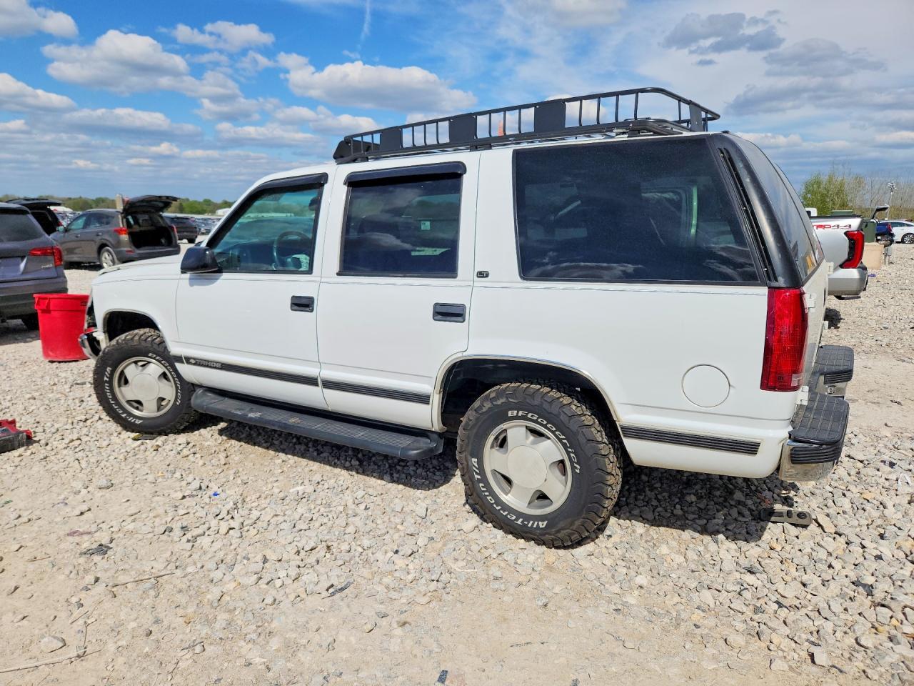 1998 Chevrolet Tahoe K1500 White vin: 1GNEK13R8WJ313548