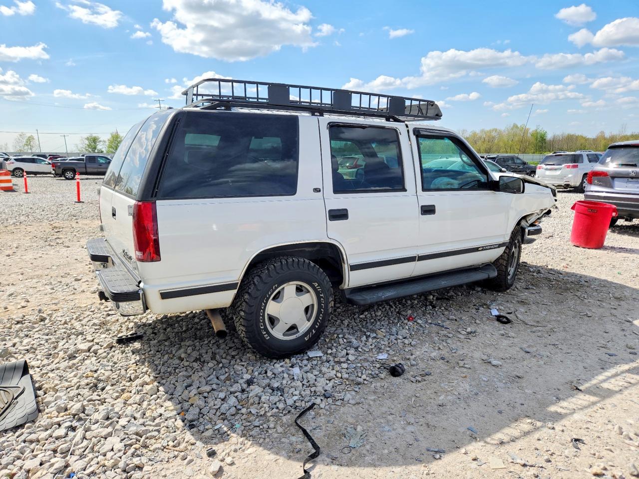 1998 Chevrolet Tahoe K1500 White vin: 1GNEK13R8WJ313548