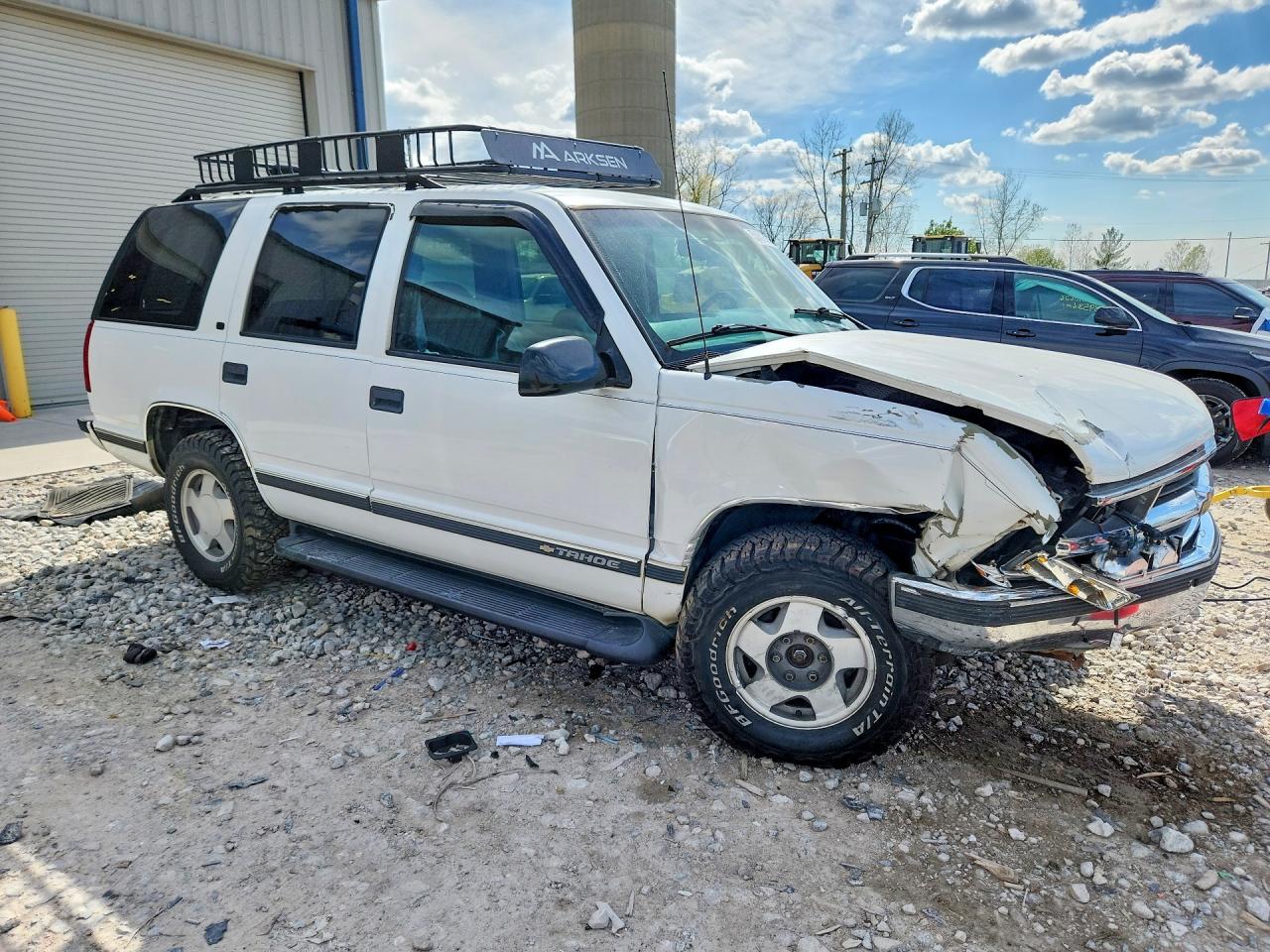 1998 Chevrolet Tahoe K1500 White vin: 1GNEK13R8WJ313548