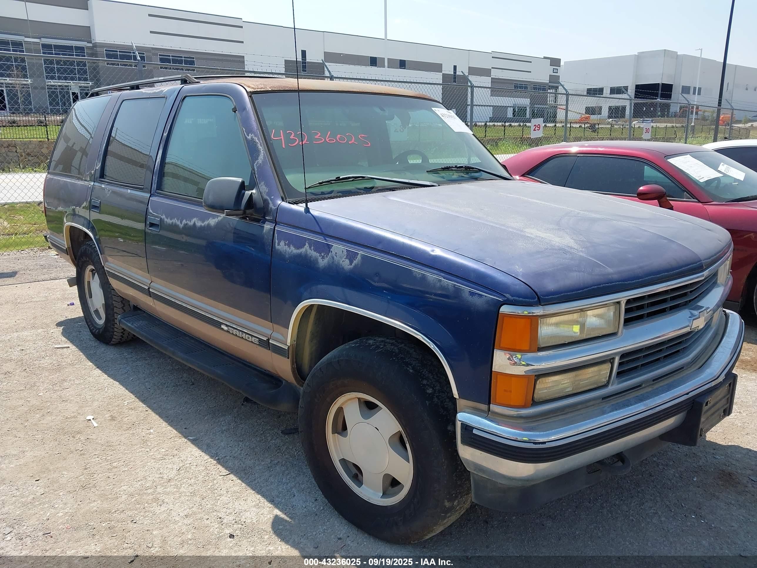1998 Chevrolet Tahoe Ls Blue vin: 1GNEK13R8WJ342578