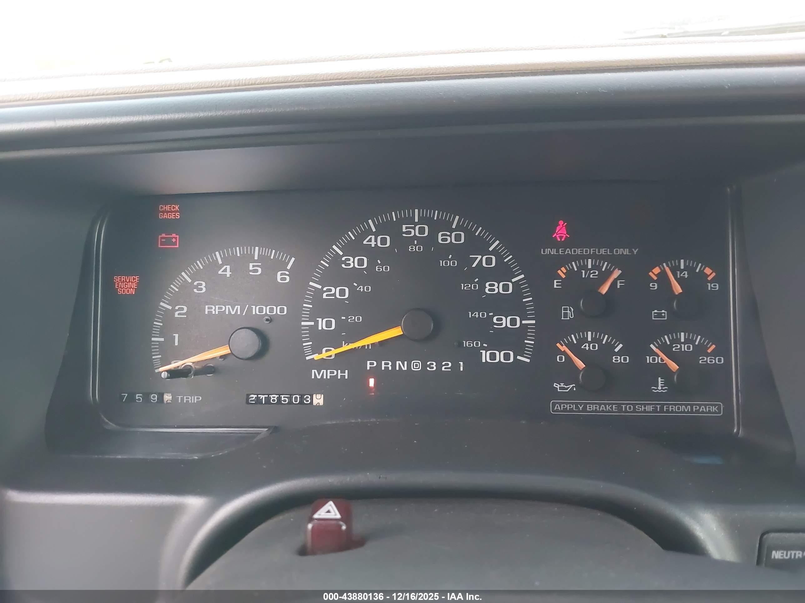 1999 Chevrolet Tahoe Ls White vin: 1GNEK13R8XJ325832
