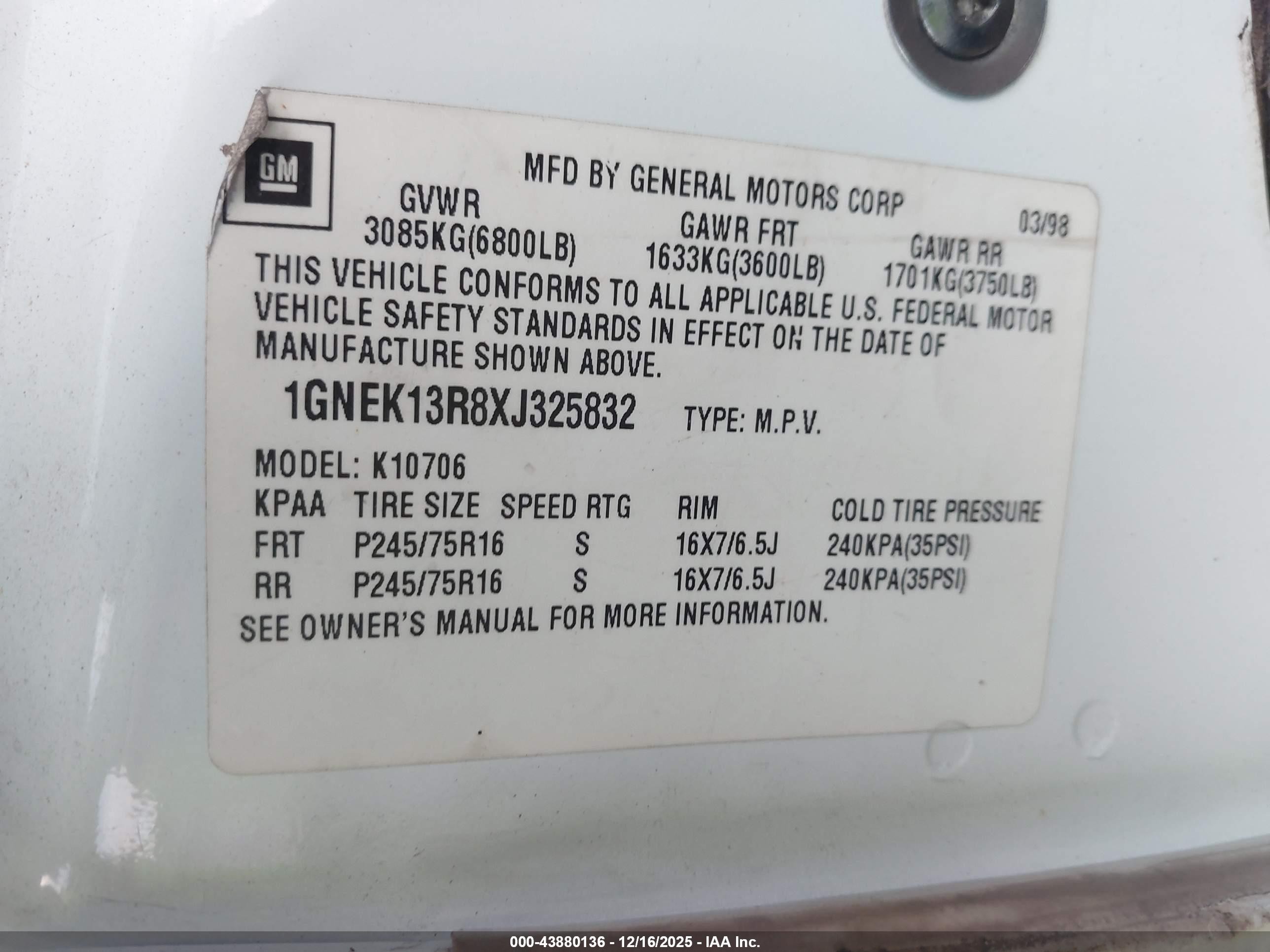 1999 Chevrolet Tahoe Ls White vin: 1GNEK13R8XJ325832