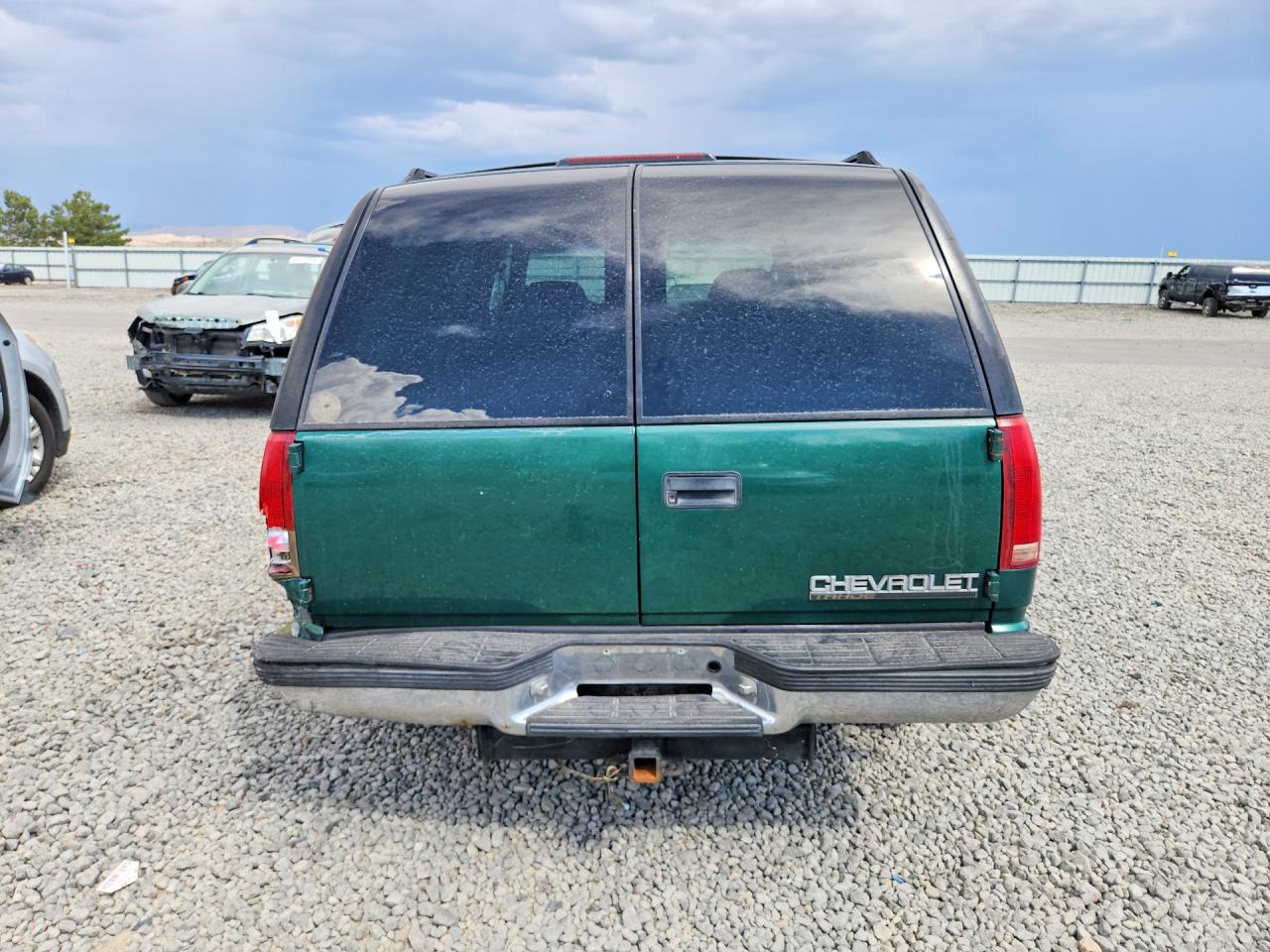 1999 Chevrolet Tahoe K1500 Зеленый vin: 1GNEK13R8XJ347491