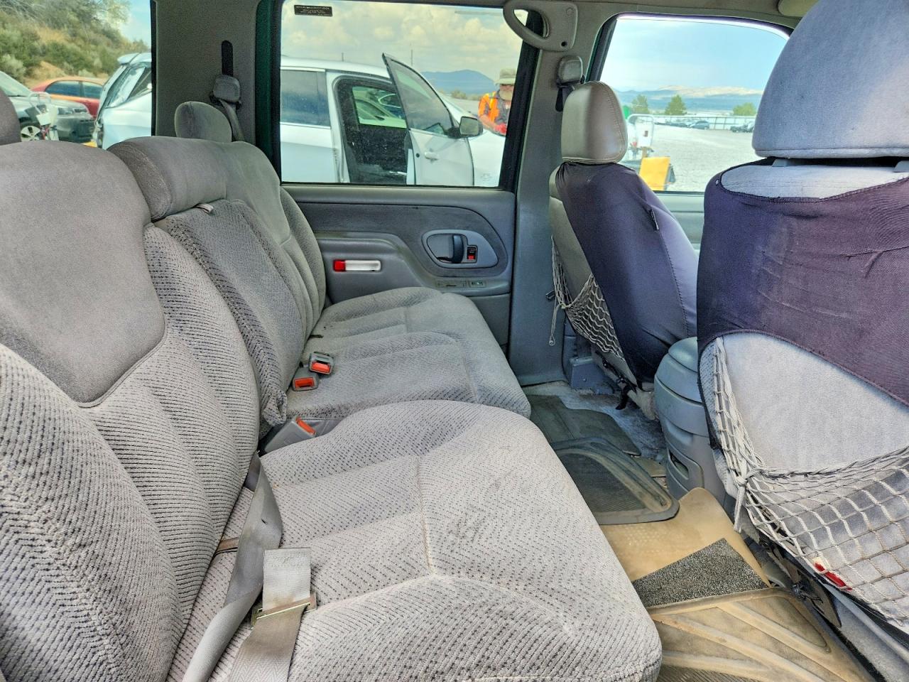 1999 Chevrolet Tahoe K1500 Зеленый vin: 1GNEK13R8XJ347491