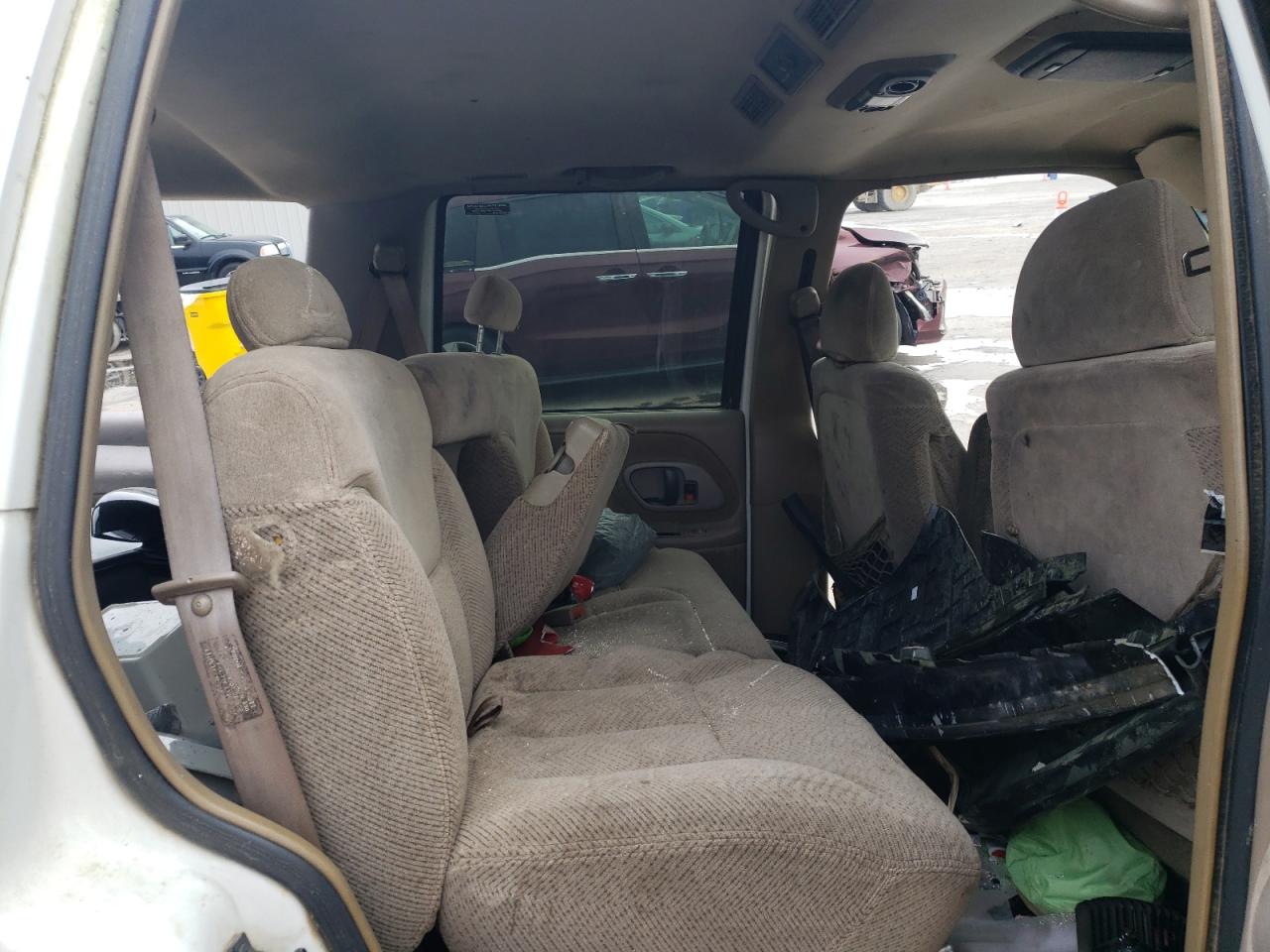 1999 Chevrolet Tahoe K1500 Белый vin: 1GNEK13R8XJ398392