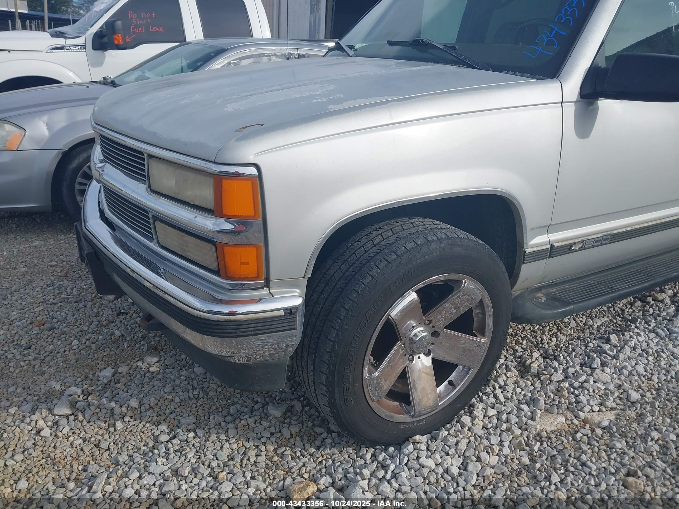 1997 Chevrolet Tahoe Lt Gray vin: 1GNEK13R9VJ341857