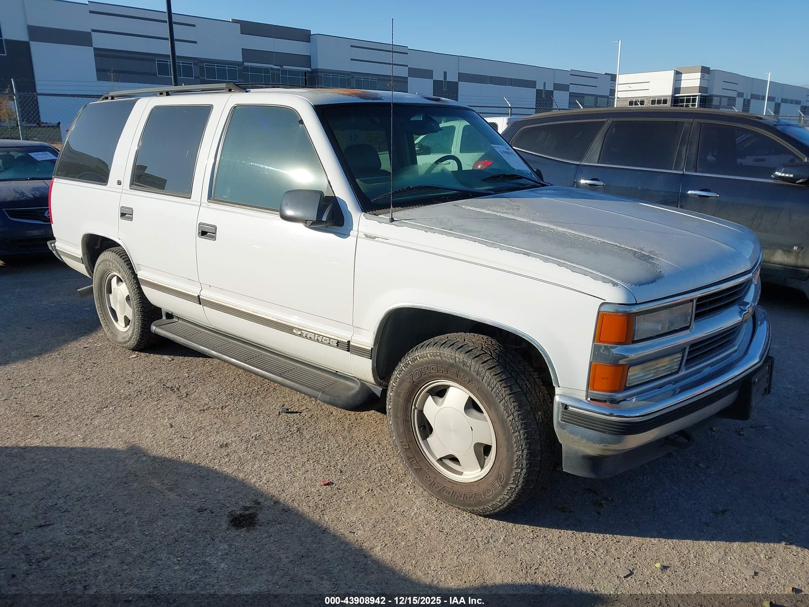 1998 Chevrolet Tahoe Ls White vin: 1GNEK13R9WJ323117