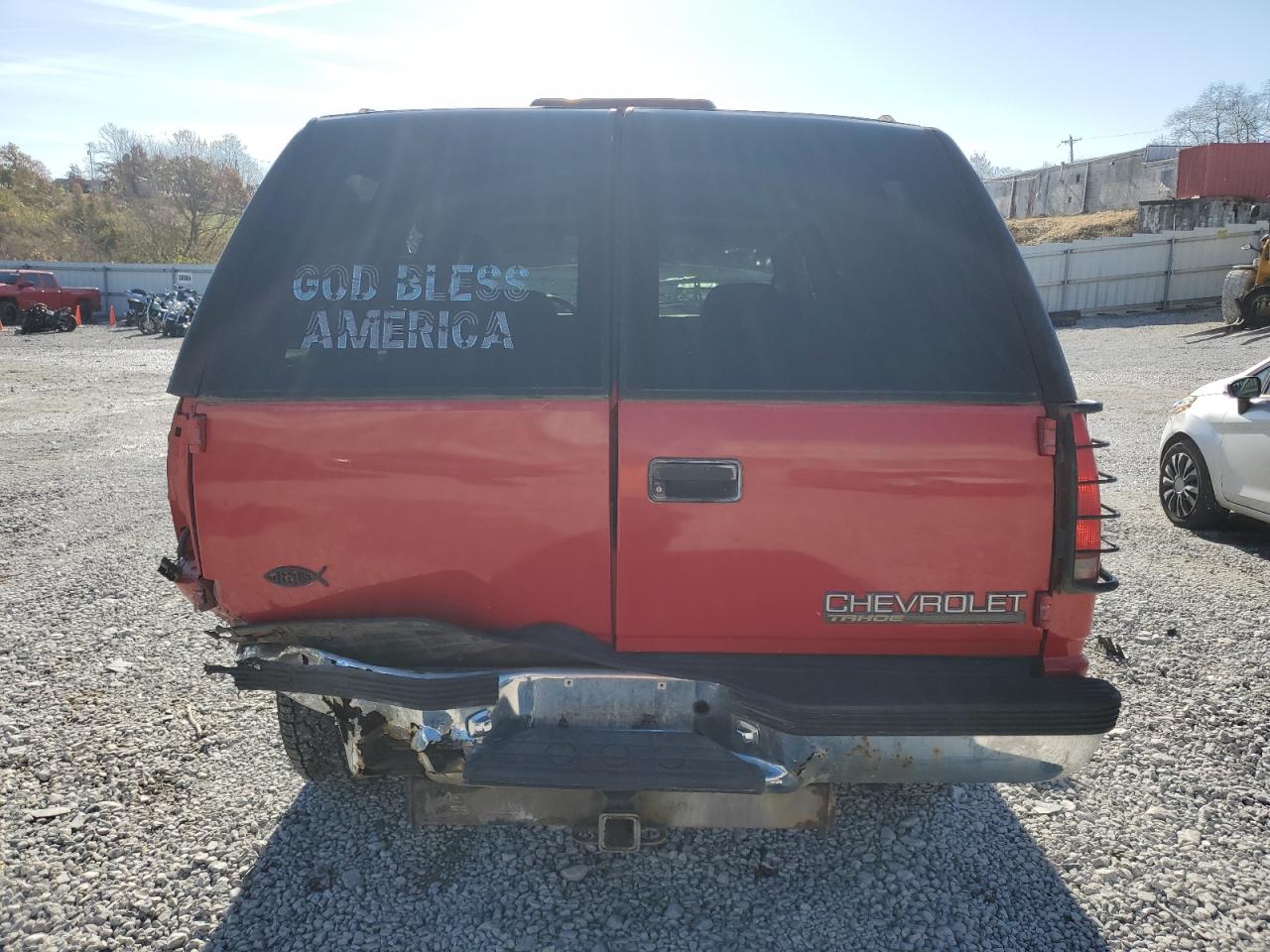 1998 Chevrolet Tahoe K1500 Red vin: 1GNEK13R9WJ338779