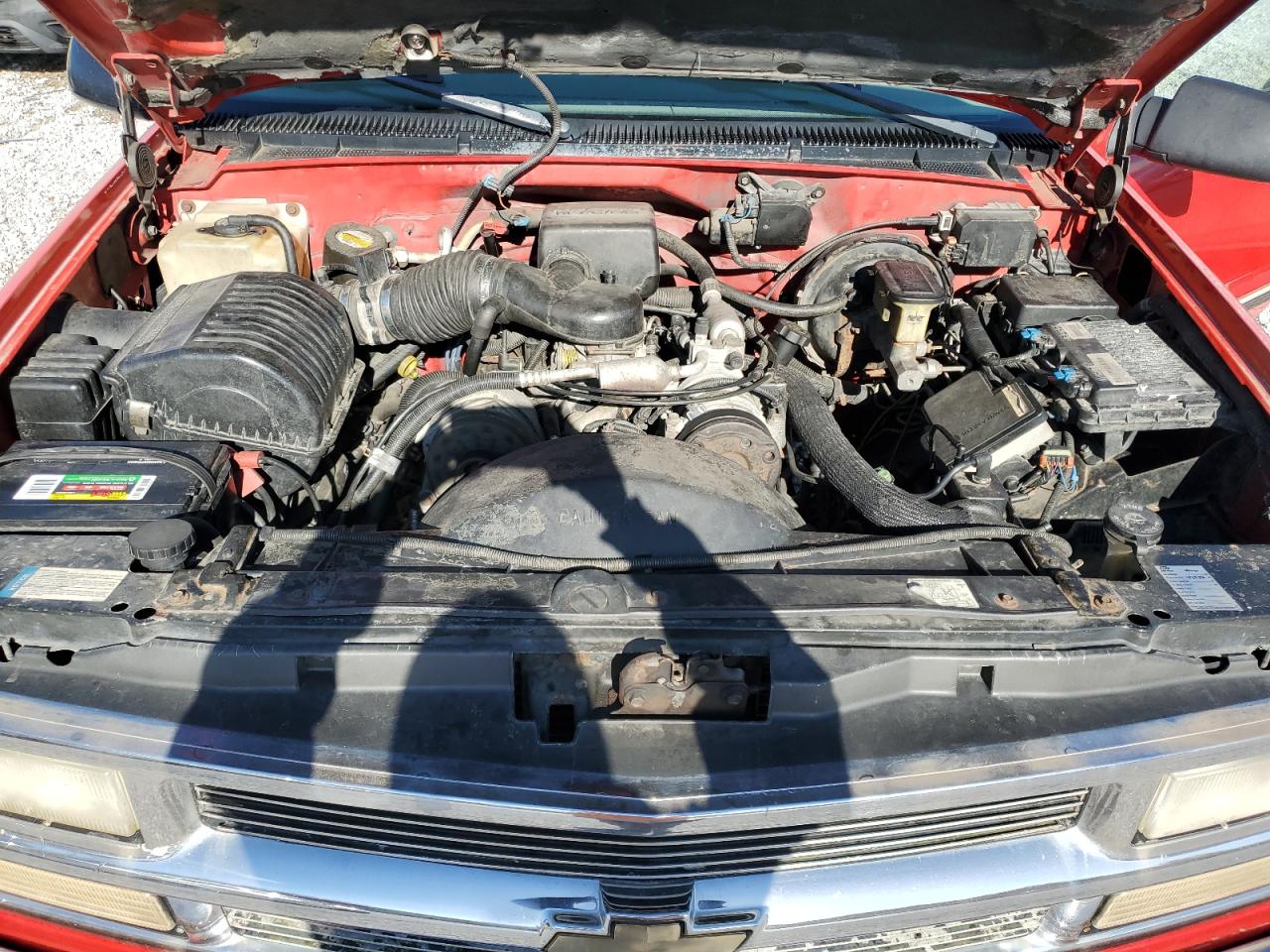 1998 Chevrolet Tahoe K1500 Red vin: 1GNEK13R9WJ338779
