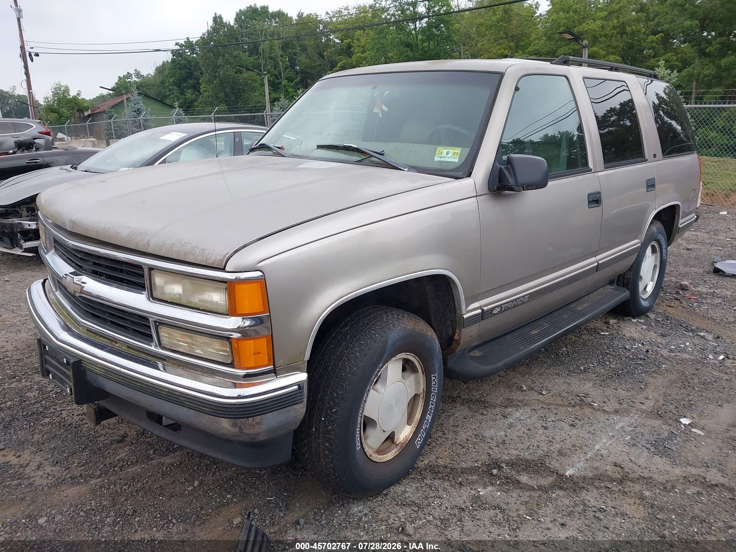 1999 Chevrolet Tahoe Ls Tan vin: 1GNEK13R9XJ349881