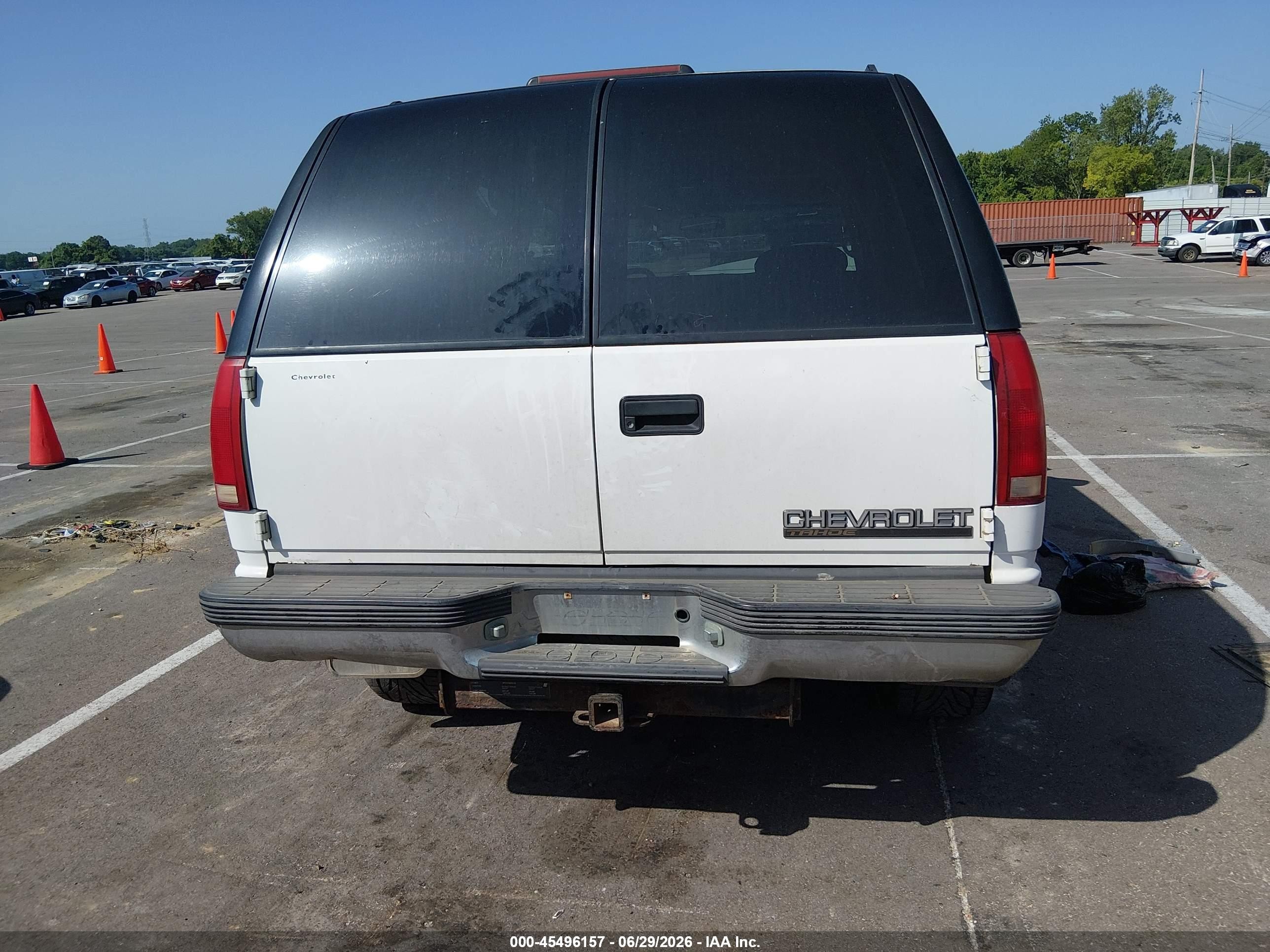 1999 Chevrolet Tahoe Ls White vin: 1GNEK13R9XJ461970