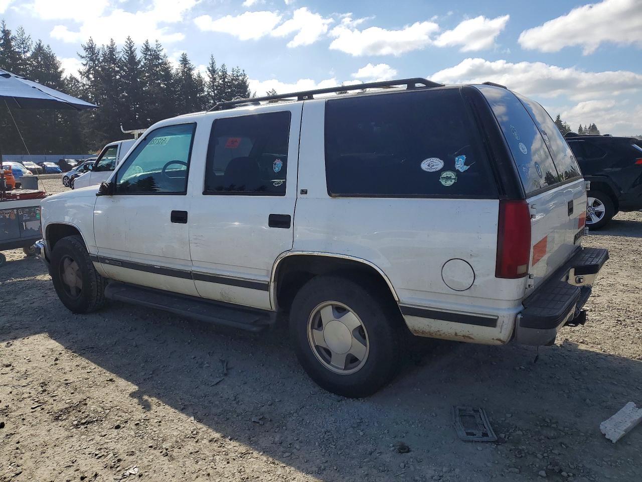 1996 Chevrolet Tahoe K1500 White vin: 1GNEK13RXTJ312137