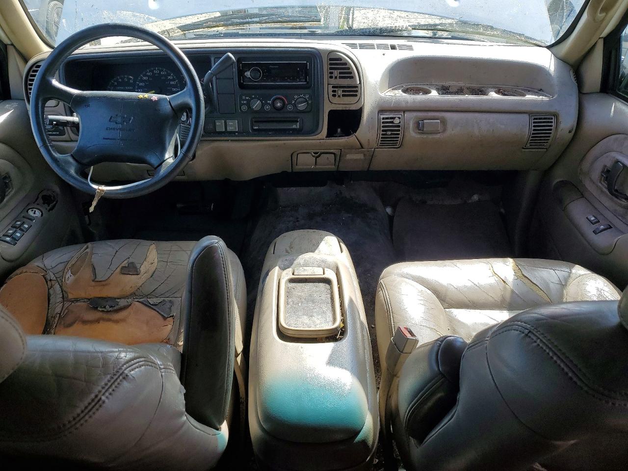 1996 Chevrolet Tahoe K1500 White vin: 1GNEK13RXTJ312137