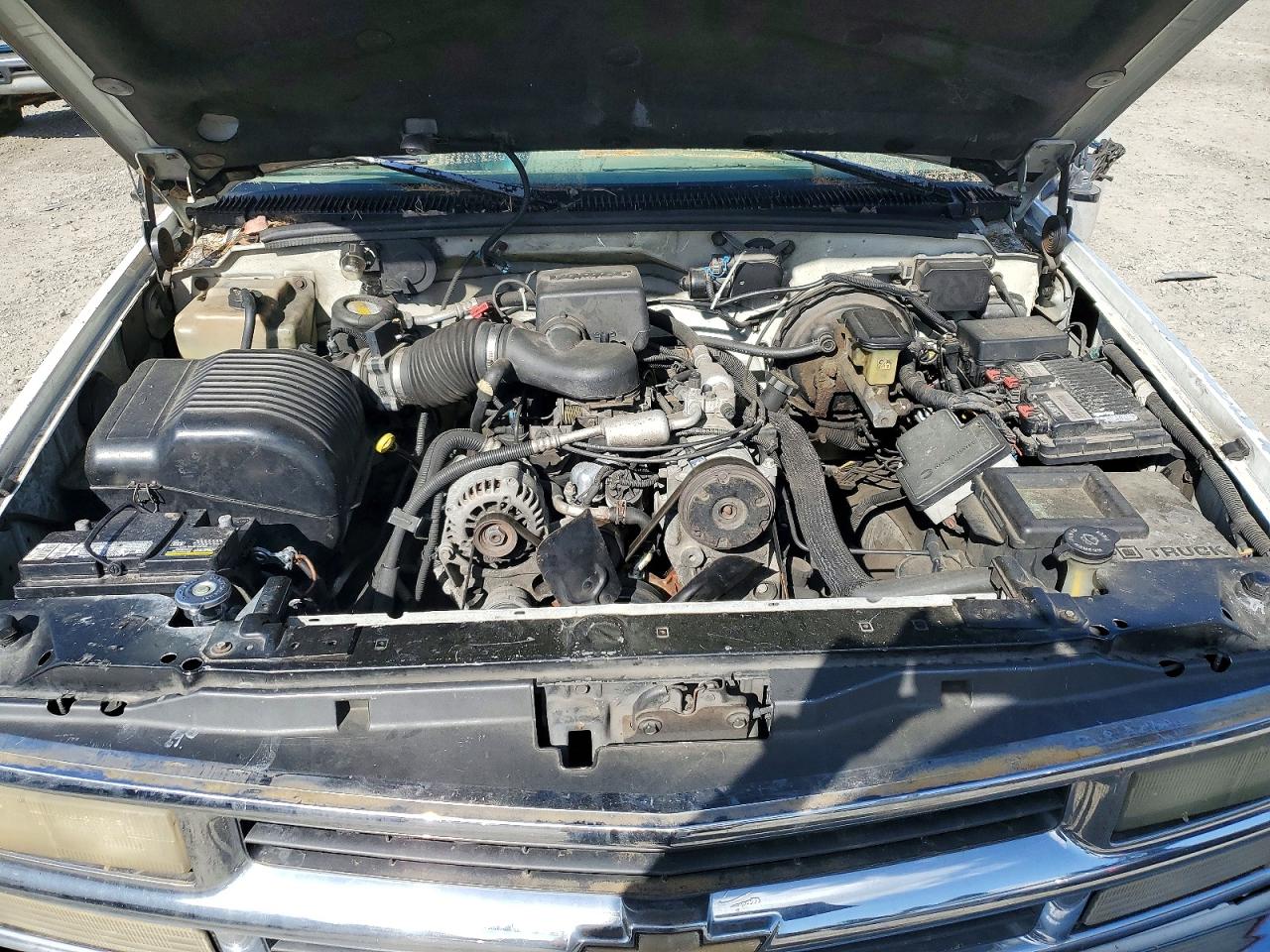 1996 Chevrolet Tahoe K1500 White vin: 1GNEK13RXTJ312137