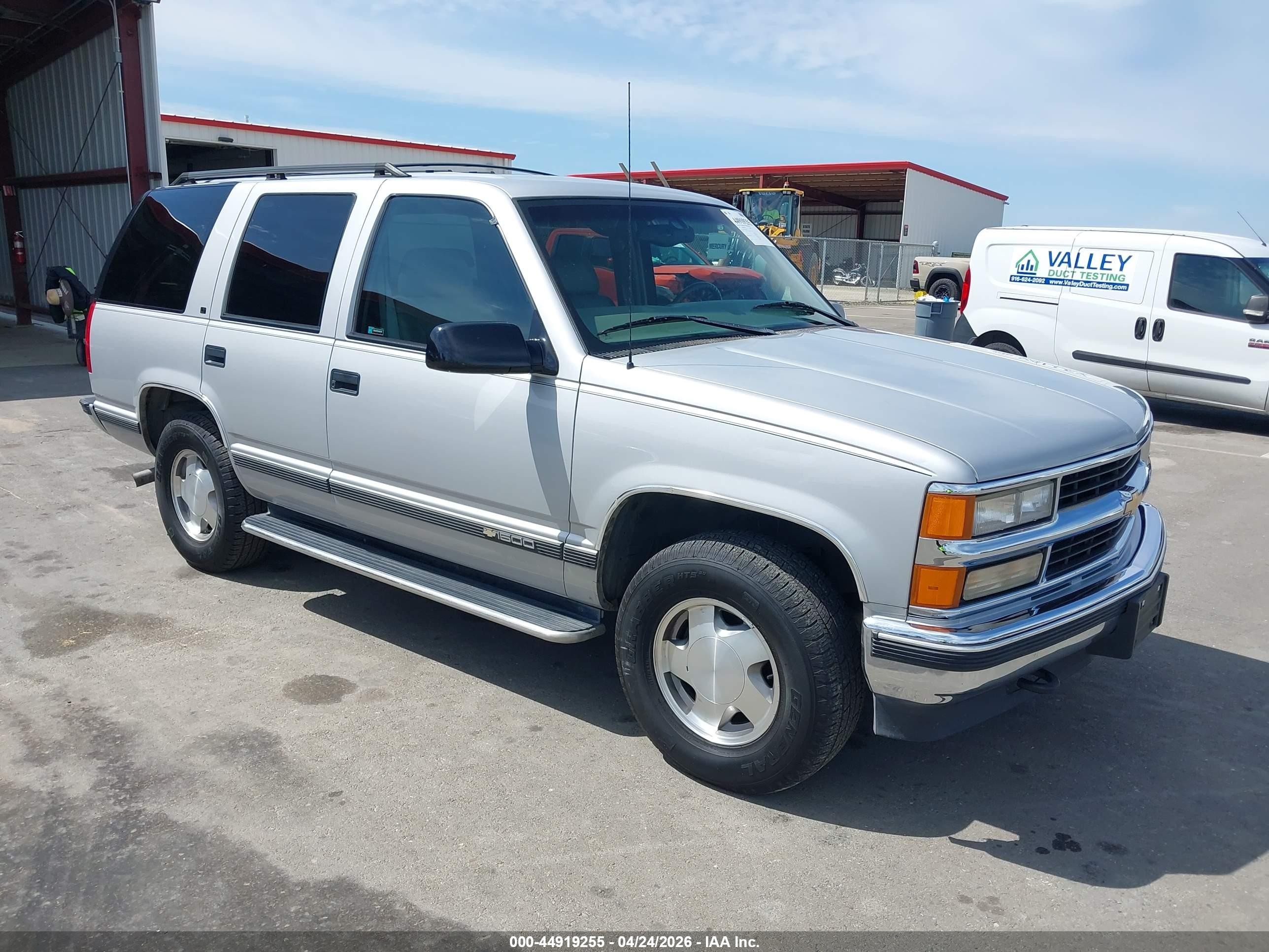 1997 Chevrolet Tahoe Ls Silver vin: 1GNEK13RXVJ301528