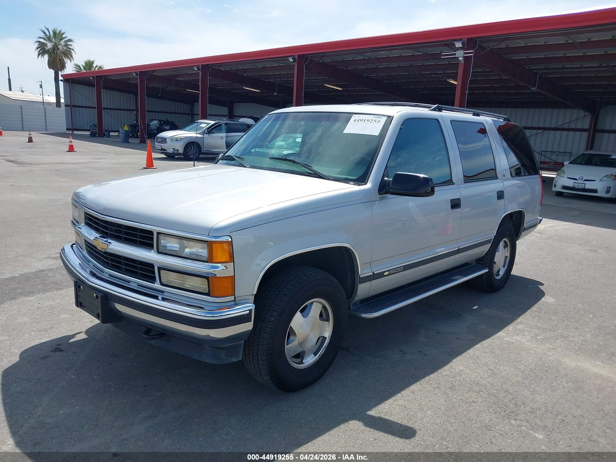 1997 Chevrolet Tahoe Ls Silver vin: 1GNEK13RXVJ301528