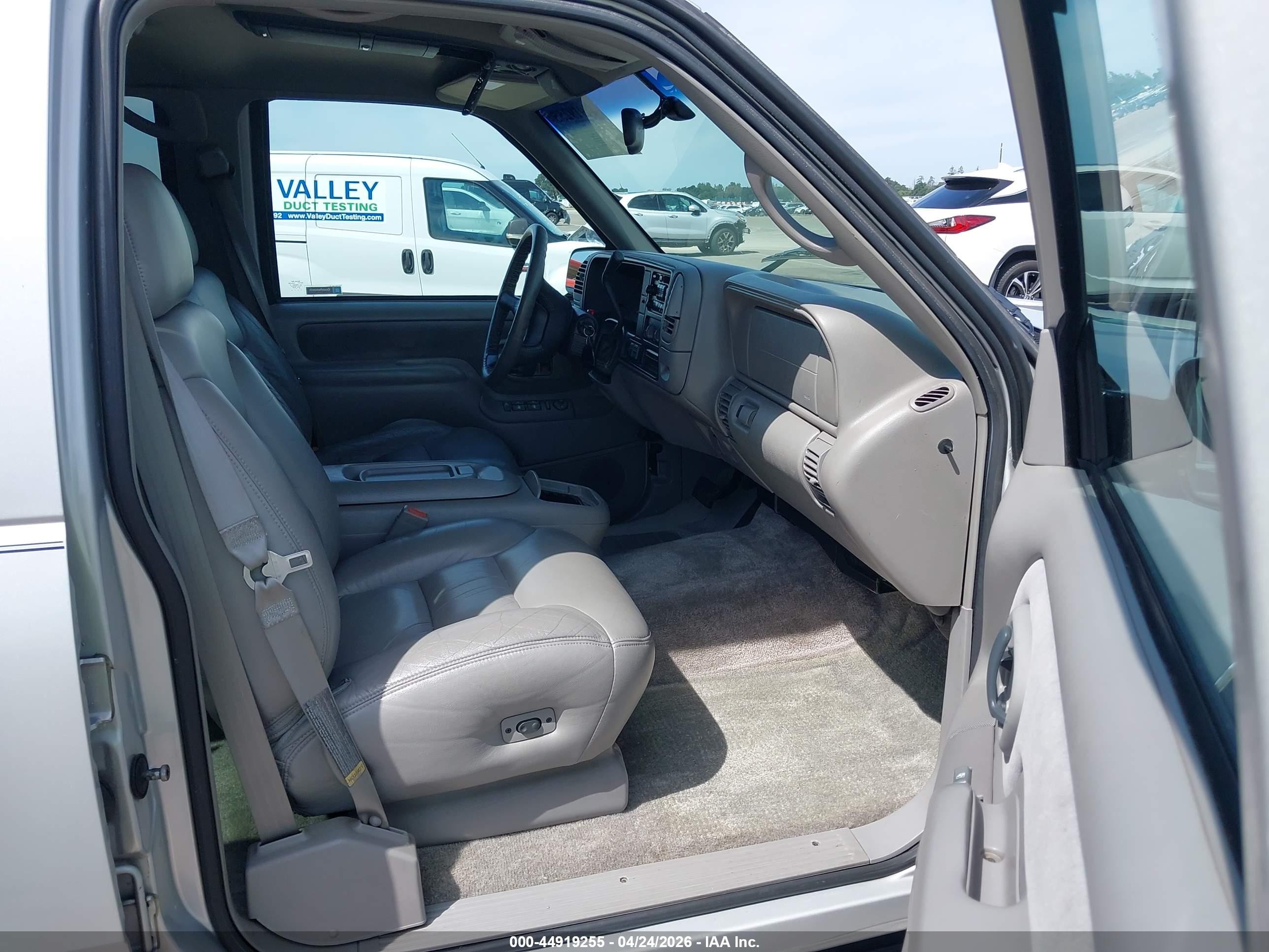 1997 Chevrolet Tahoe Ls Silver vin: 1GNEK13RXVJ301528