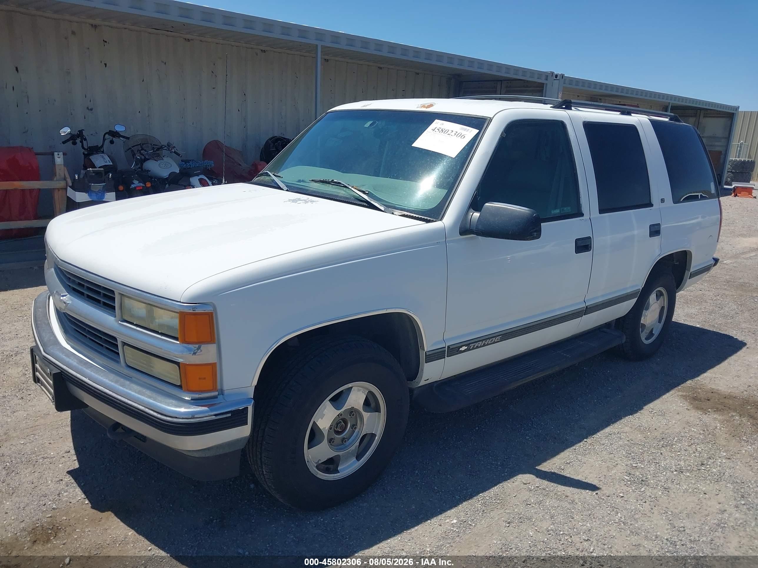 1998 Chevrolet Tahoe Ls White vin: 1GNEK13RXWJ377090