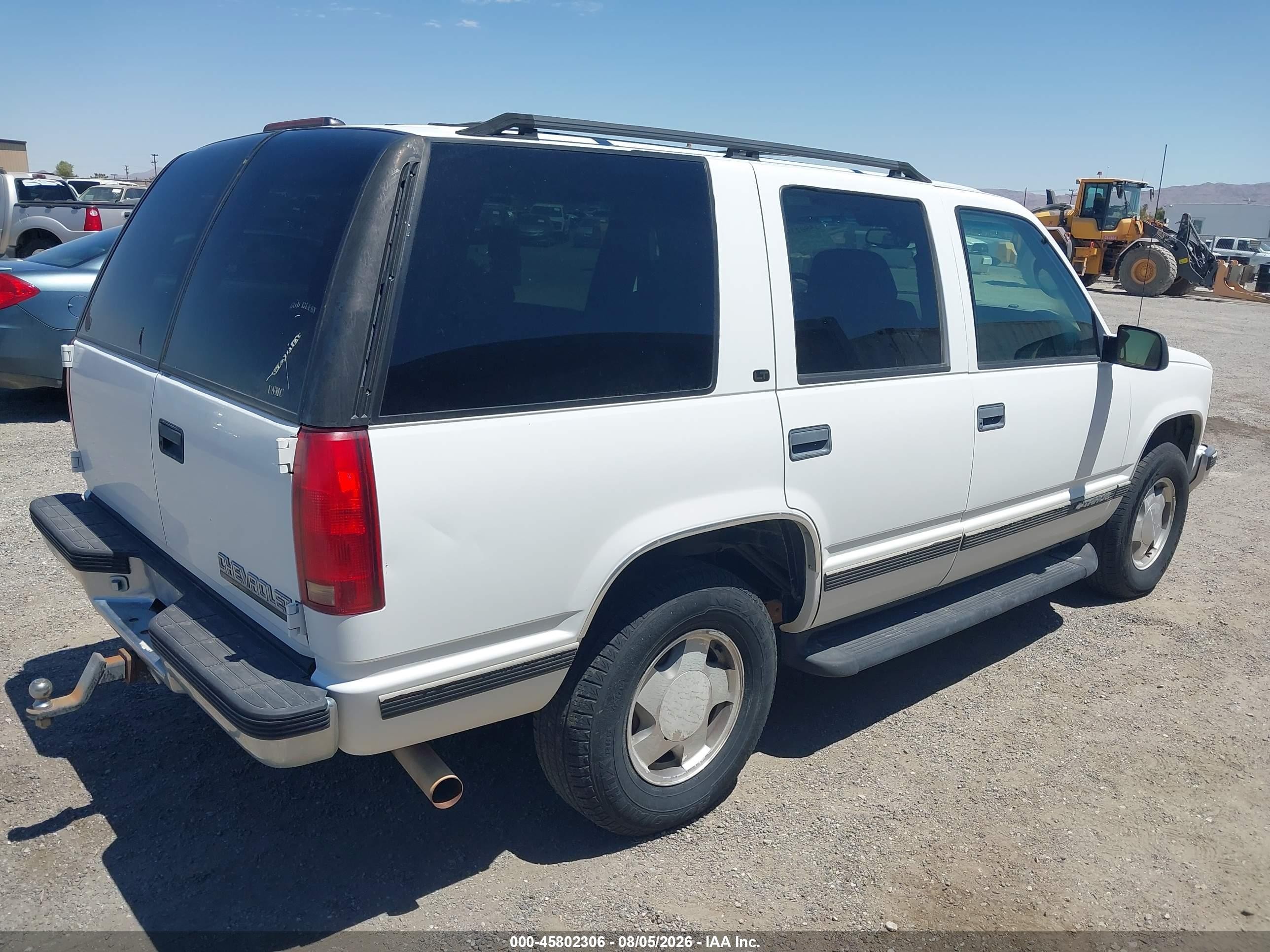 1998 Chevrolet Tahoe Ls White vin: 1GNEK13RXWJ377090