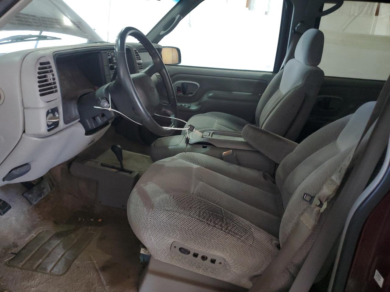 1999 Chevrolet Tahoe K1500 Бордовый vin: 1GNEK13RXXJ565075