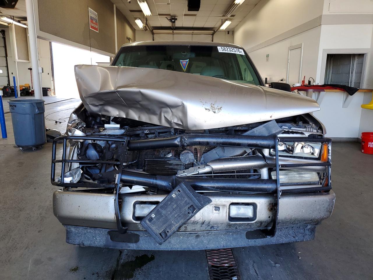 2000 Chevrolet Tahoe K1500 Tan vin: 1GNEK13RXYR185303