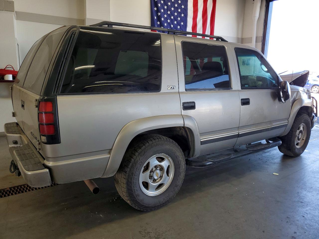 2000 Chevrolet Tahoe K1500 Tan vin: 1GNEK13RXYR185303