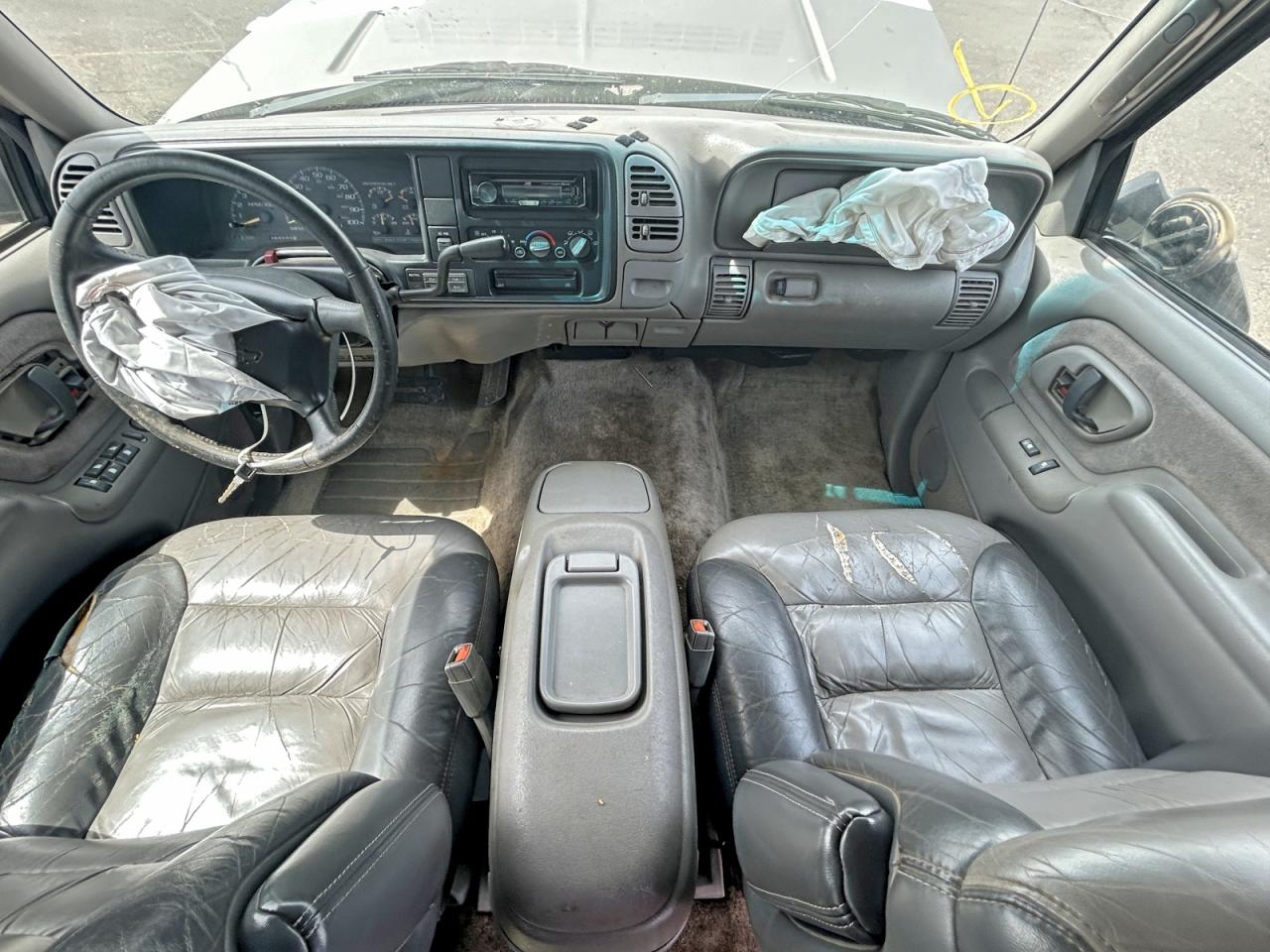 2000 Chevrolet Tahoe K1500 Tan vin: 1GNEK13RXYR185303