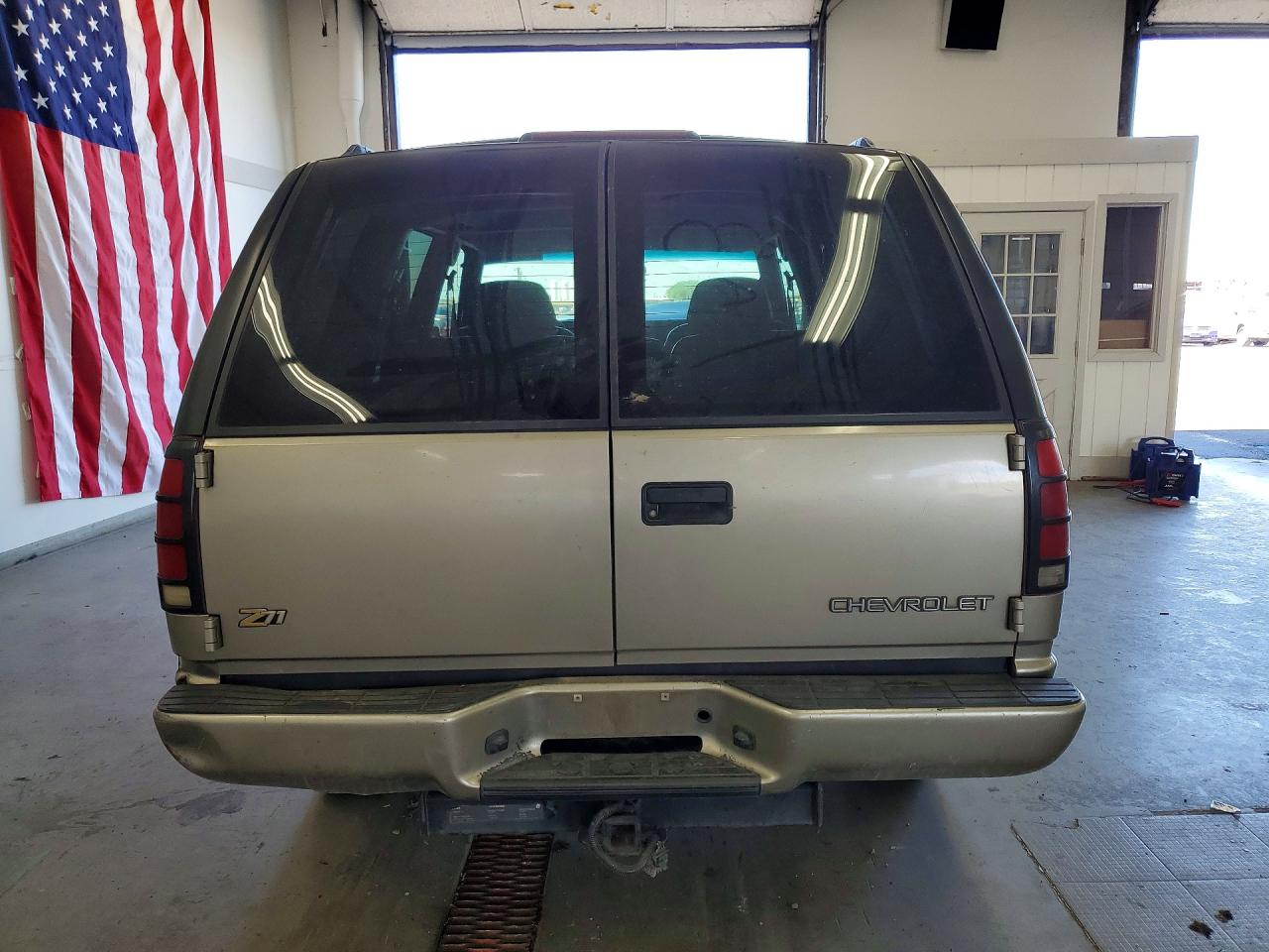 2000 Chevrolet Tahoe K1500 Tan vin: 1GNEK13RXYR185303