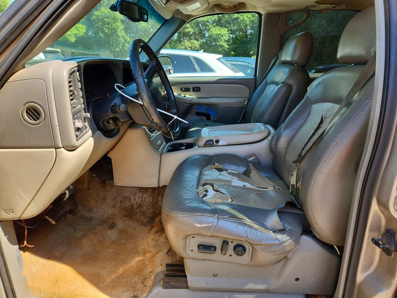 2001 Chevrolet Tahoe K1500 Silver vin: 1GNEK13T01R158435