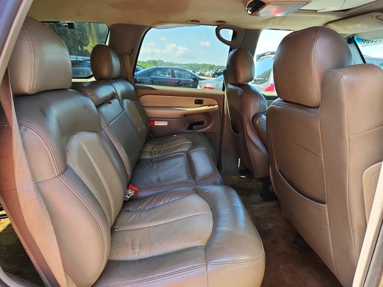 2001 Chevrolet Tahoe K1500 Silver vin: 1GNEK13T01R158435