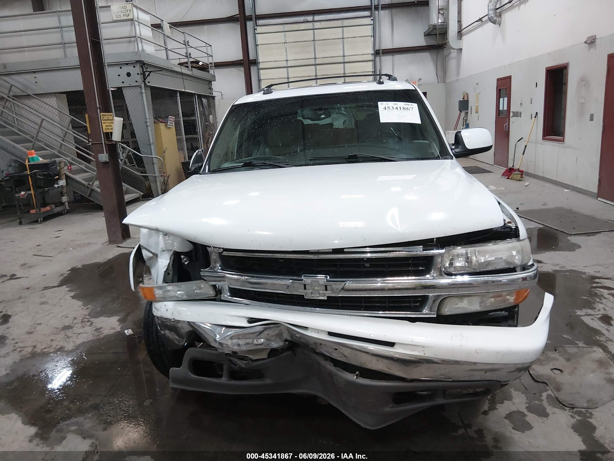 2005 Chevrolet Tahoe Lt White vin: 1GNEK13T05J220680