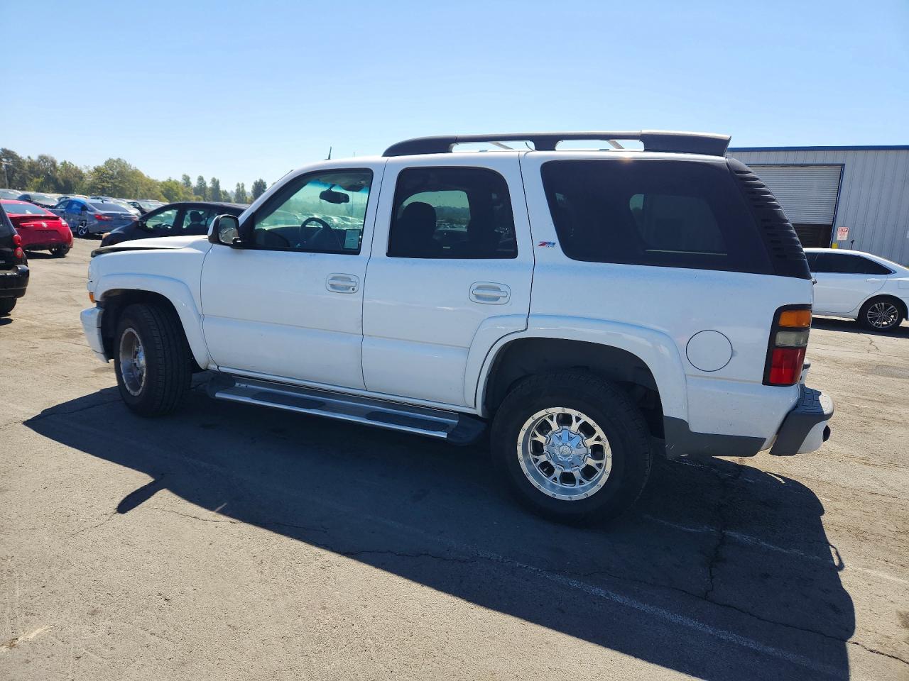 2005 Chevrolet Tahoe K1500 White vin: 1GNEK13T05R109211