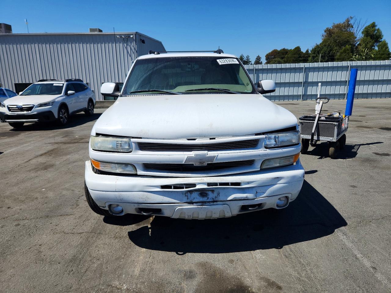 2005 Chevrolet Tahoe K1500 White vin: 1GNEK13T05R109211