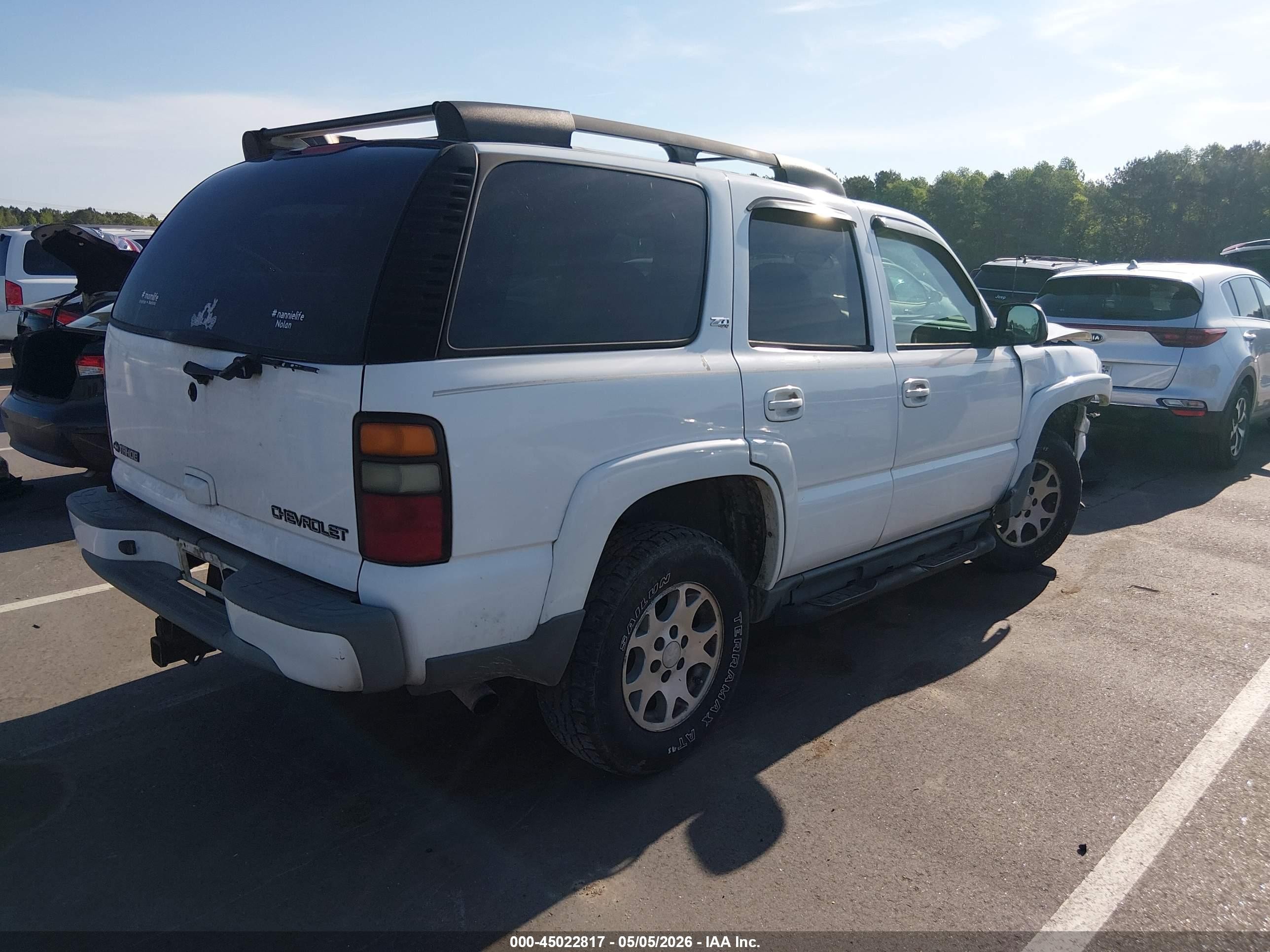 2005 Chevrolet Tahoe Z71 Белый vin: 1GNEK13T05R115946