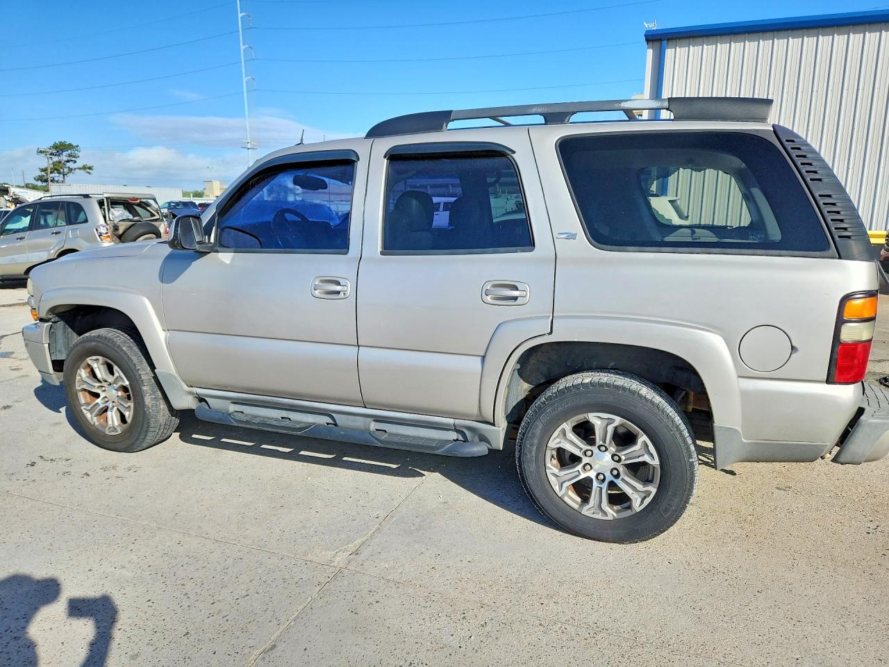 2005 Chevrolet Tahoe K1500 Beige vin: 1GNEK13T05R262199
