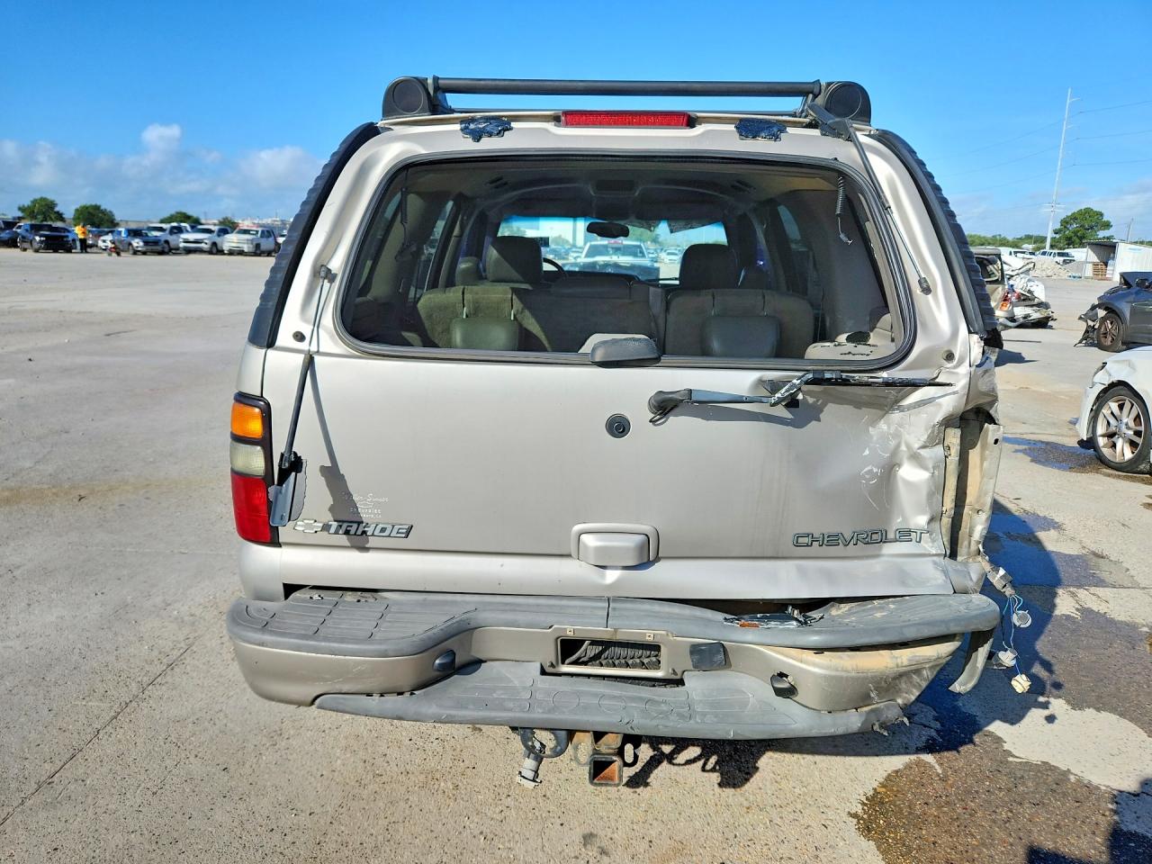 2005 Chevrolet Tahoe K1500 Beige vin: 1GNEK13T05R262199