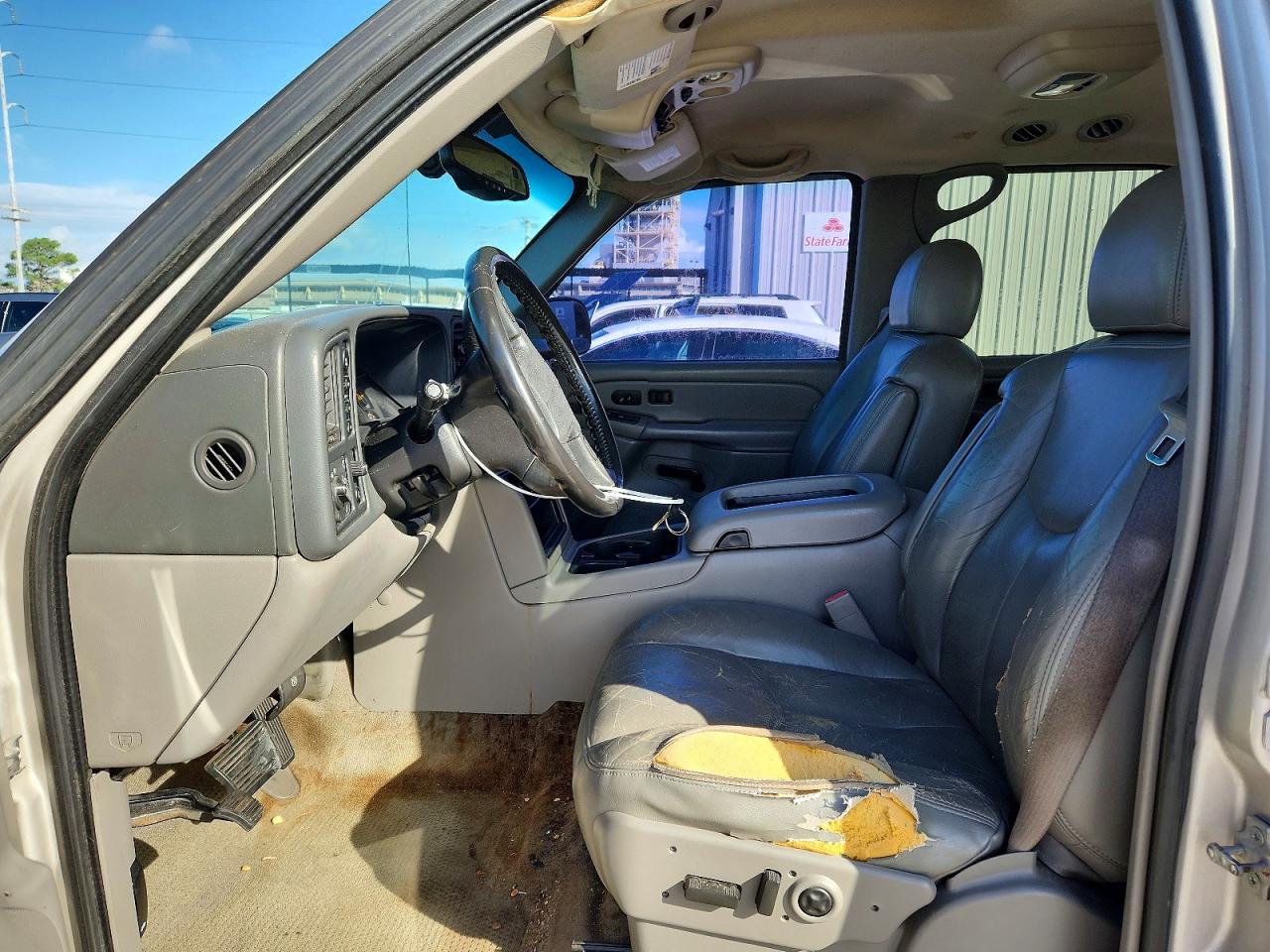 2005 Chevrolet Tahoe K1500 Beige vin: 1GNEK13T05R262199