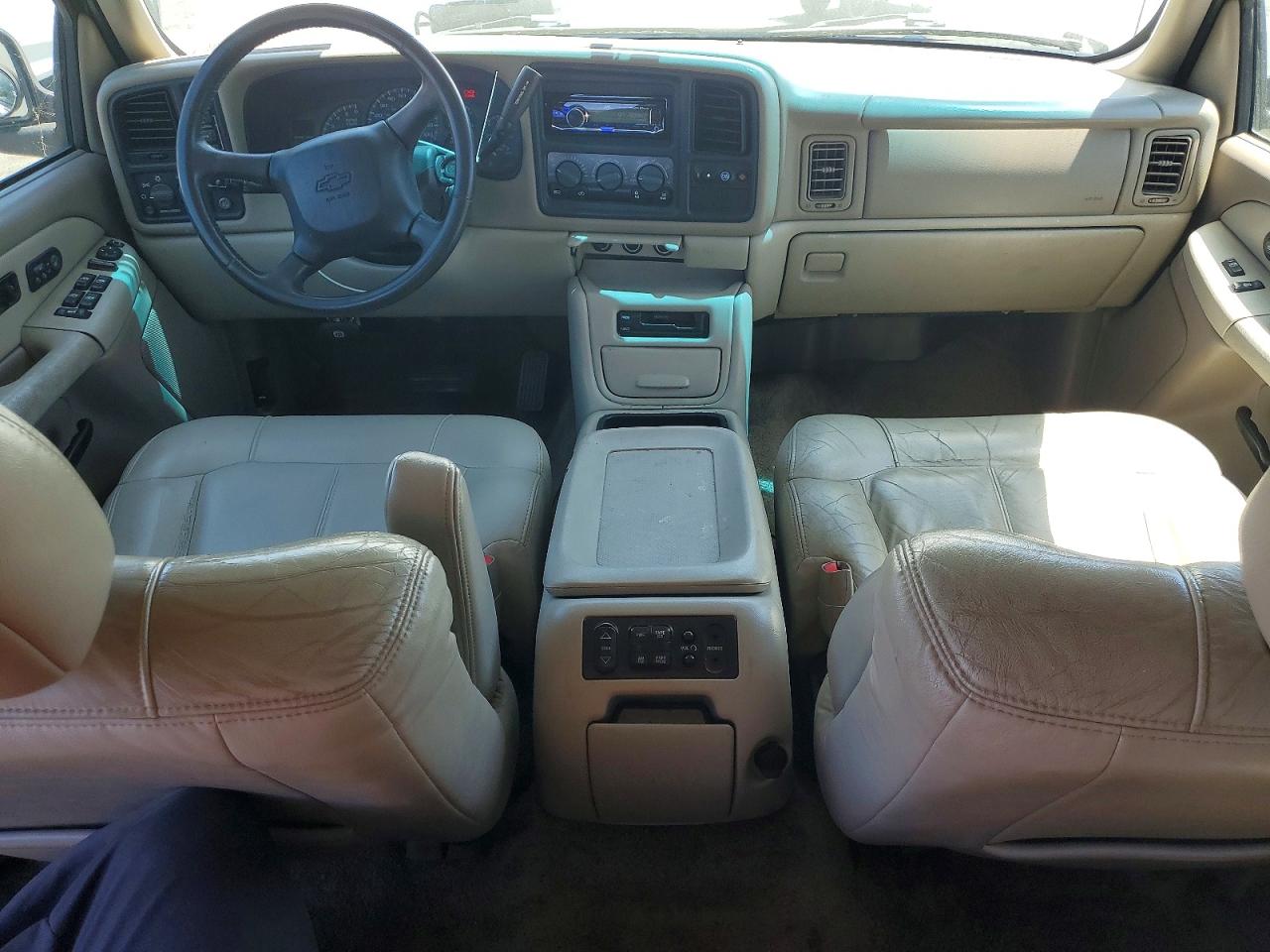2001 Chevrolet Tahoe K1500 White vin: 1GNEK13T11J223033
