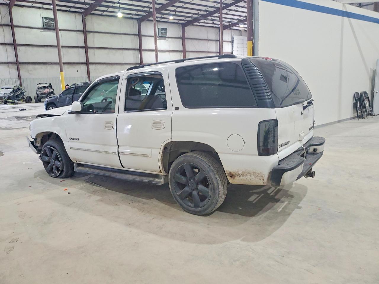 2001 Chevrolet Tahoe K1500 Белый vin: 1GNEK13T11R117232
