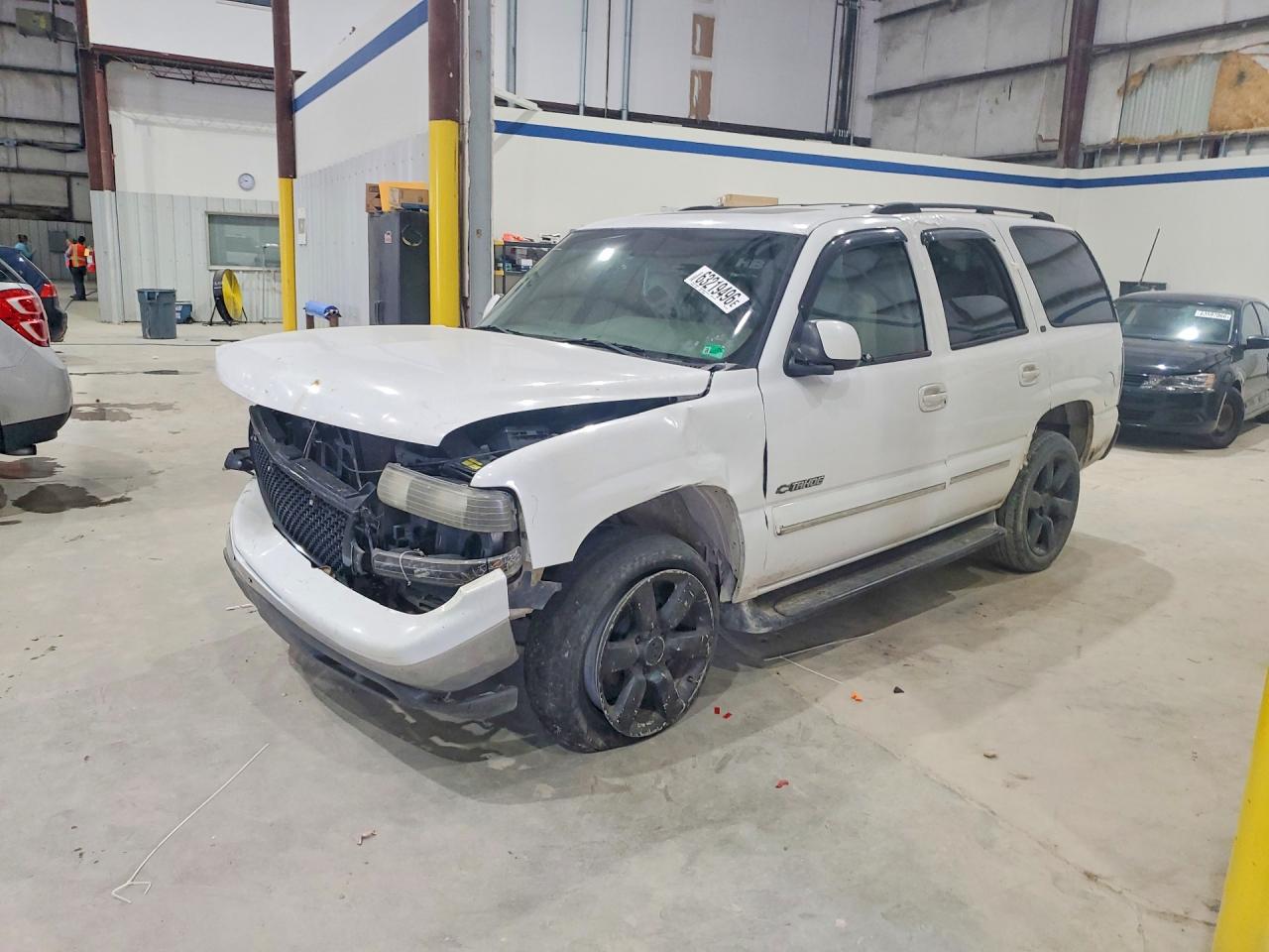 2001 Chevrolet Tahoe K1500 White vin: 1GNEK13T11R117232