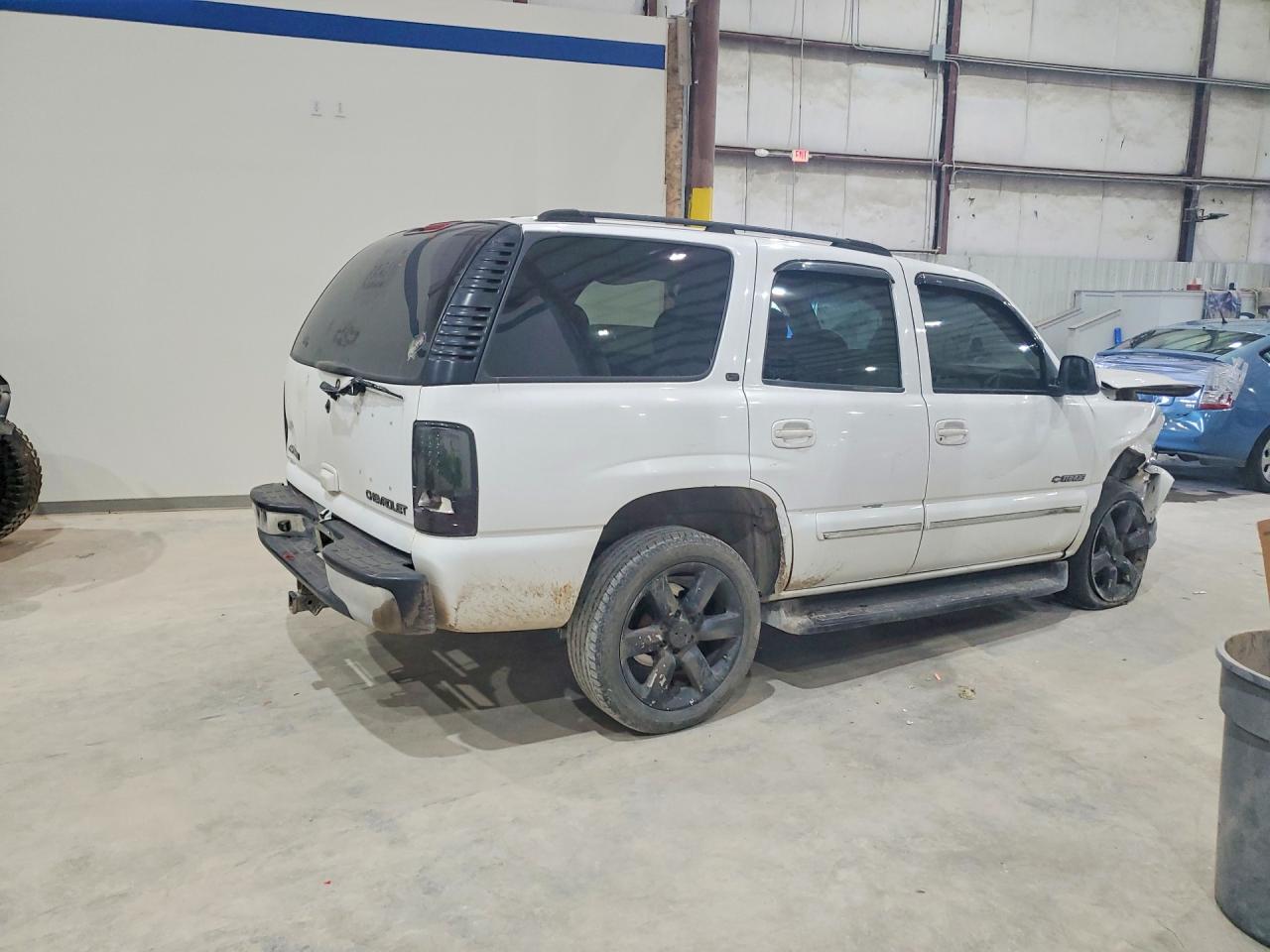 2001 Chevrolet Tahoe K1500 Белый vin: 1GNEK13T11R117232